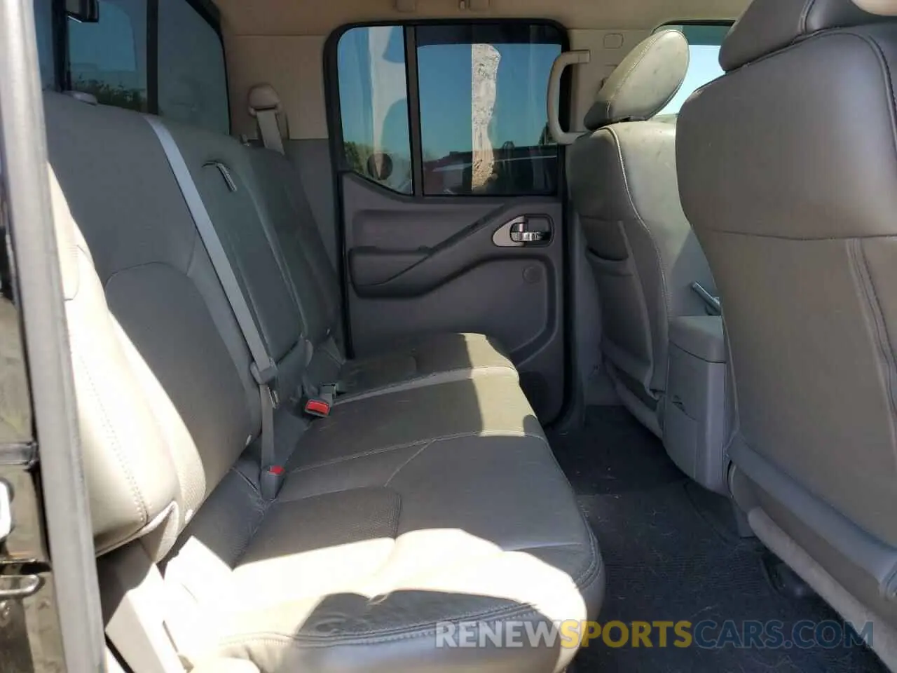 10 fotografías del automóvil dañado 1N6AD0EV3KN755112 NISSAN FRONTIER 2019