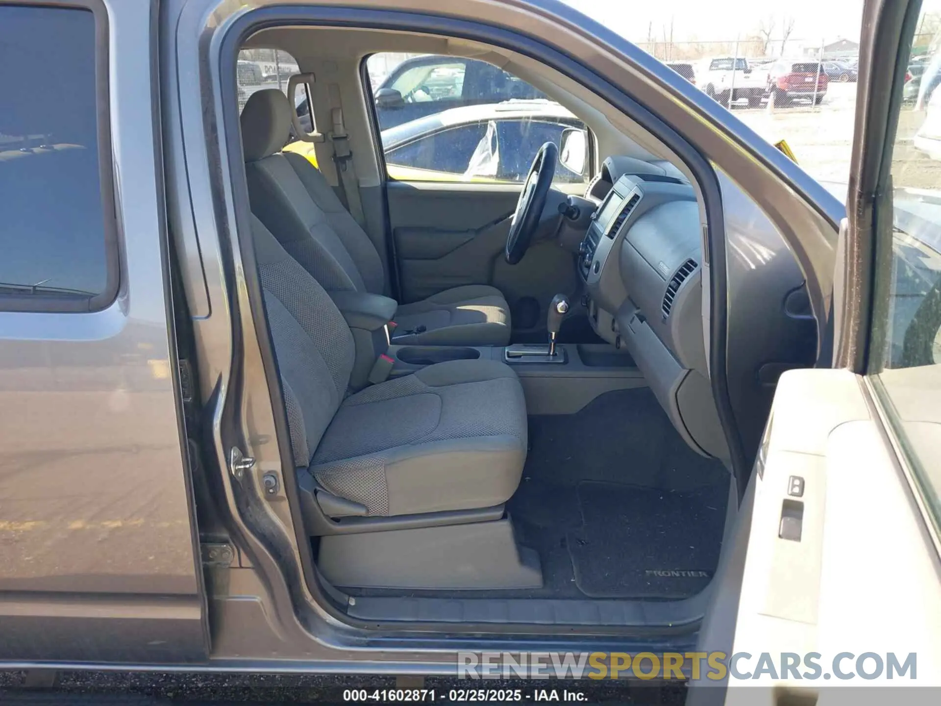 5 fotografías del automóvil dañado 1N6AD0EV5KN715985 NISSAN FRONTIER 2019