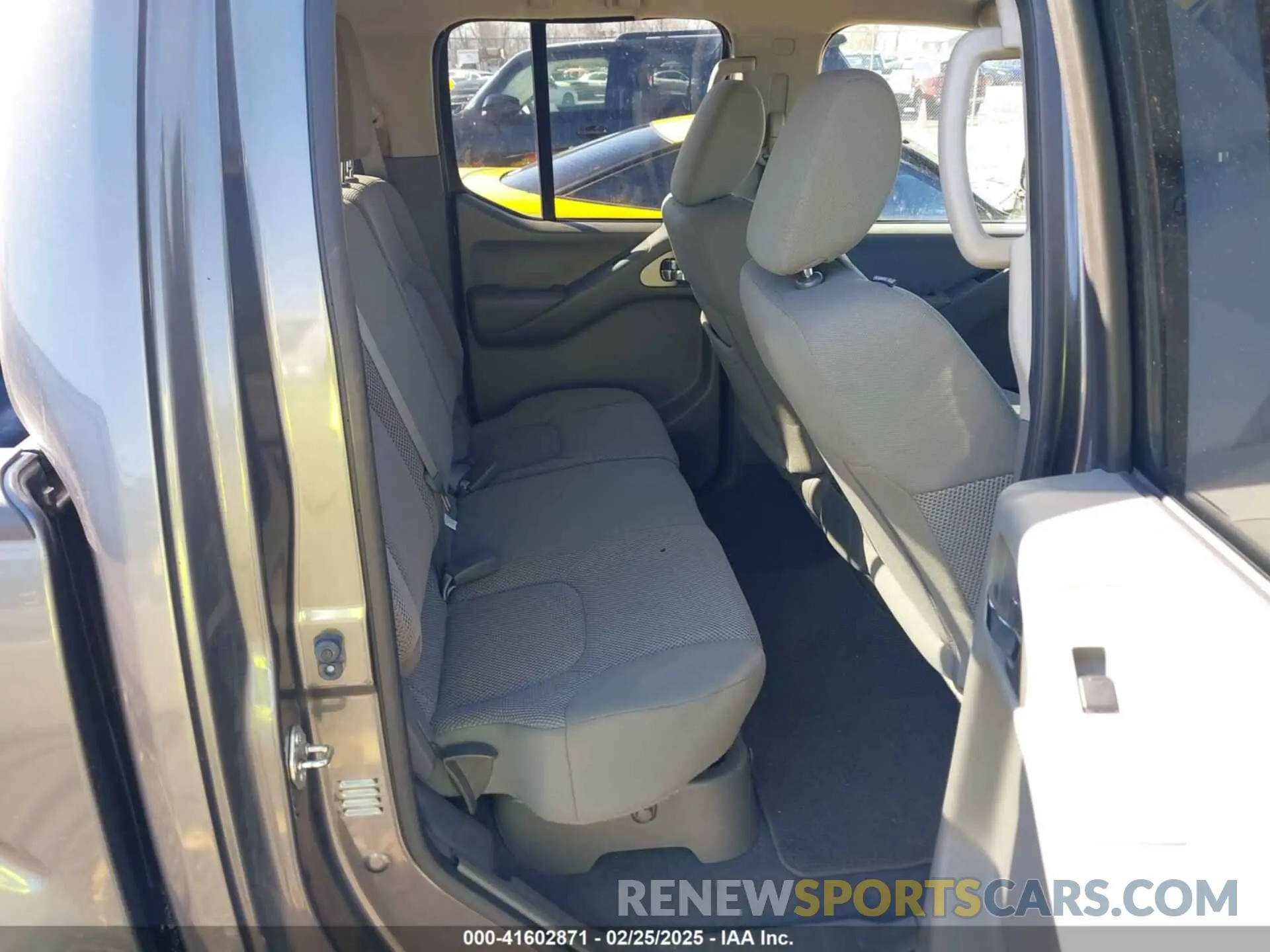 8 fotografías del automóvil dañado 1N6AD0EV5KN715985 NISSAN FRONTIER 2019