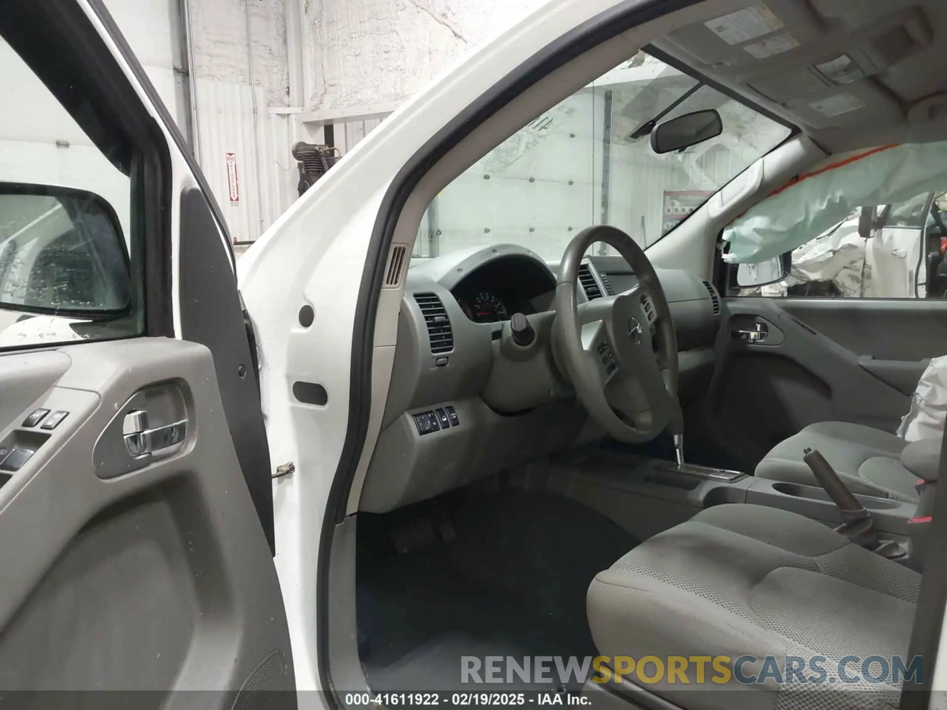 5 fotografías del automóvil dañado 1N6AD0EV5KN773448 NISSAN FRONTIER 2019