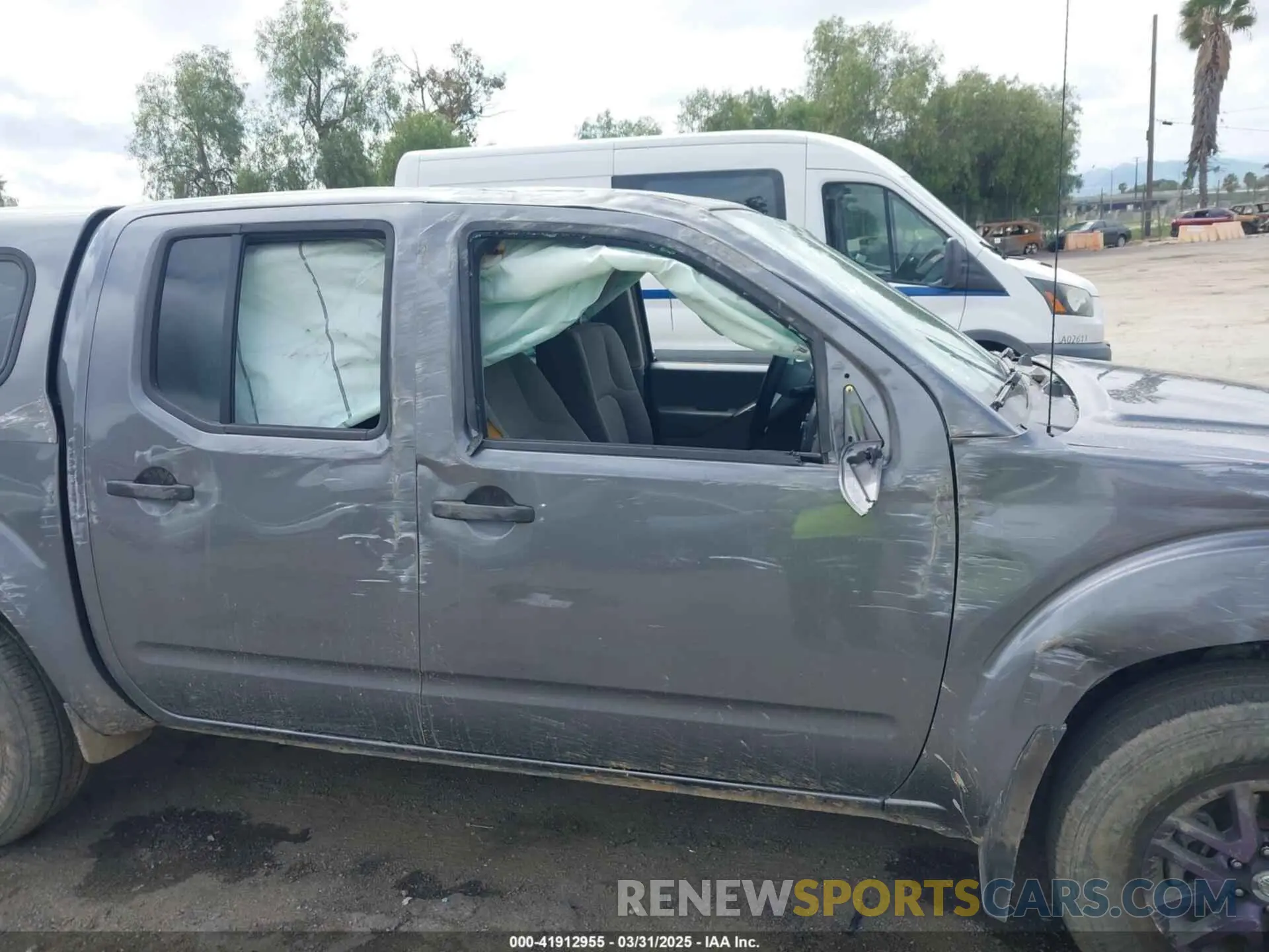 12 fotografías del automóvil dañado 1N6AD0EV7KN704633 NISSAN FRONTIER 2019
