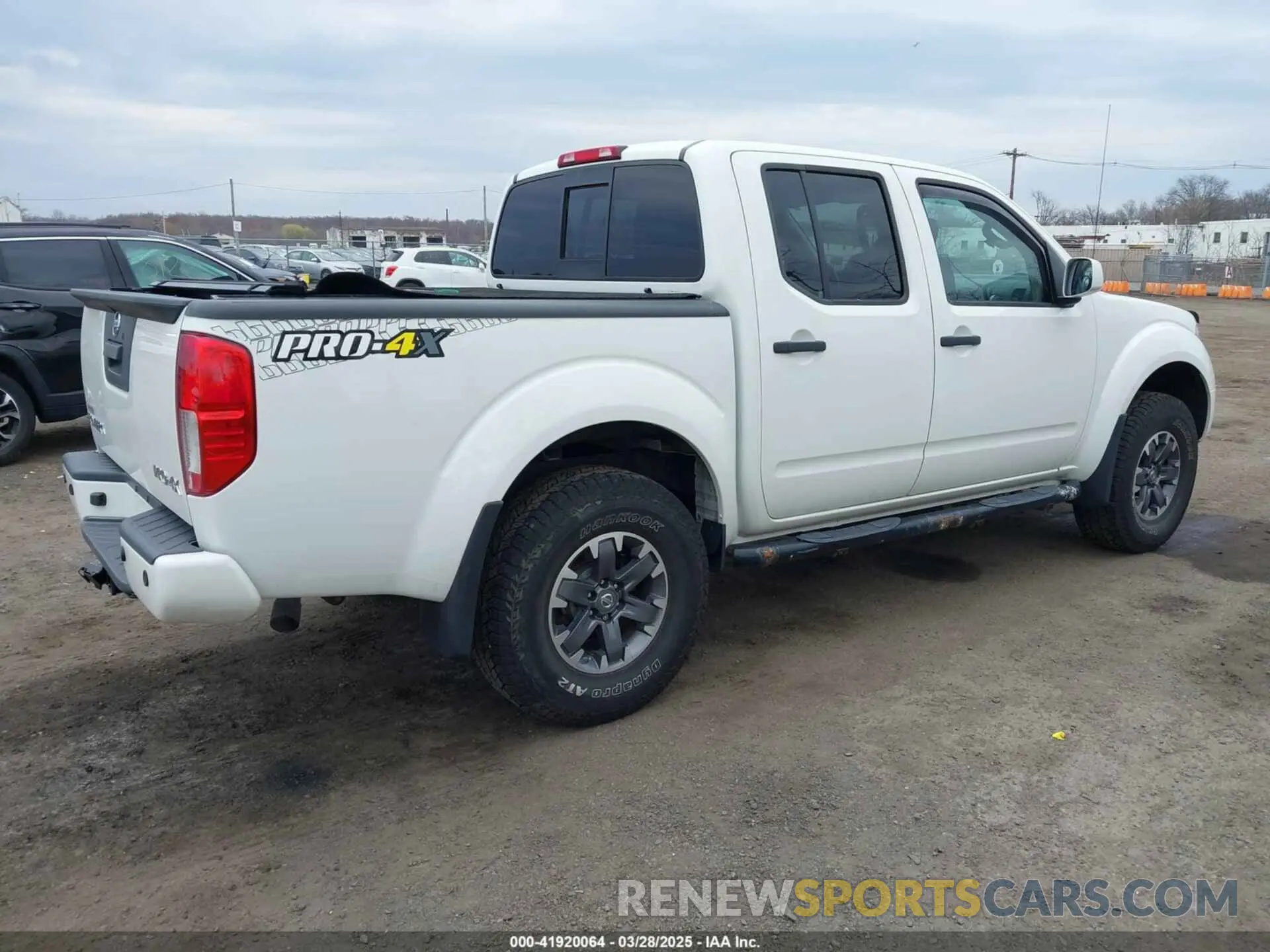 4 fotografías del automóvil dañado 1N6AD0EV9KN719487 NISSAN FRONTIER 2019