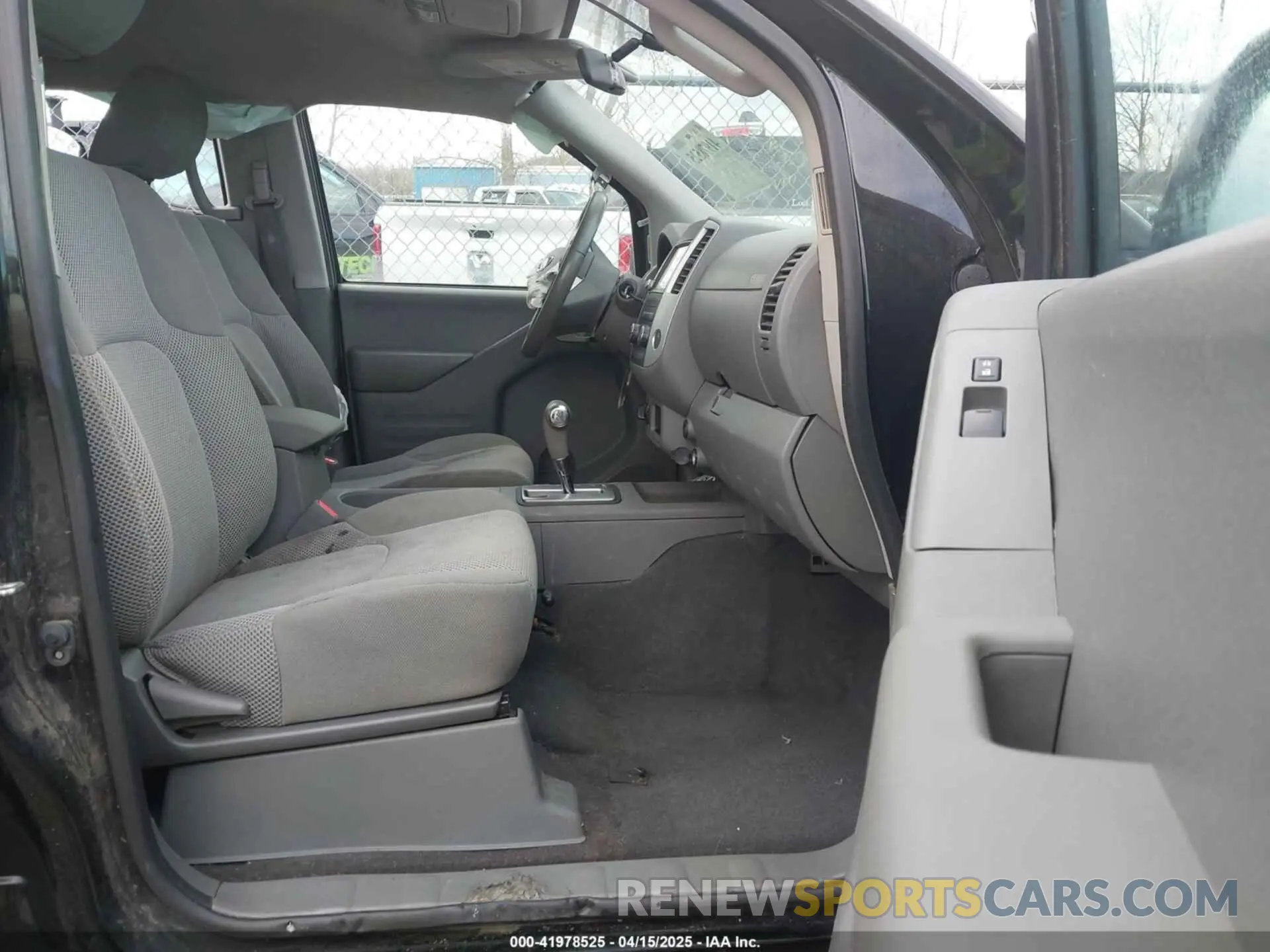5 fotografías del automóvil dañado 1N6AD0EV9KN723149 NISSAN FRONTIER 2019