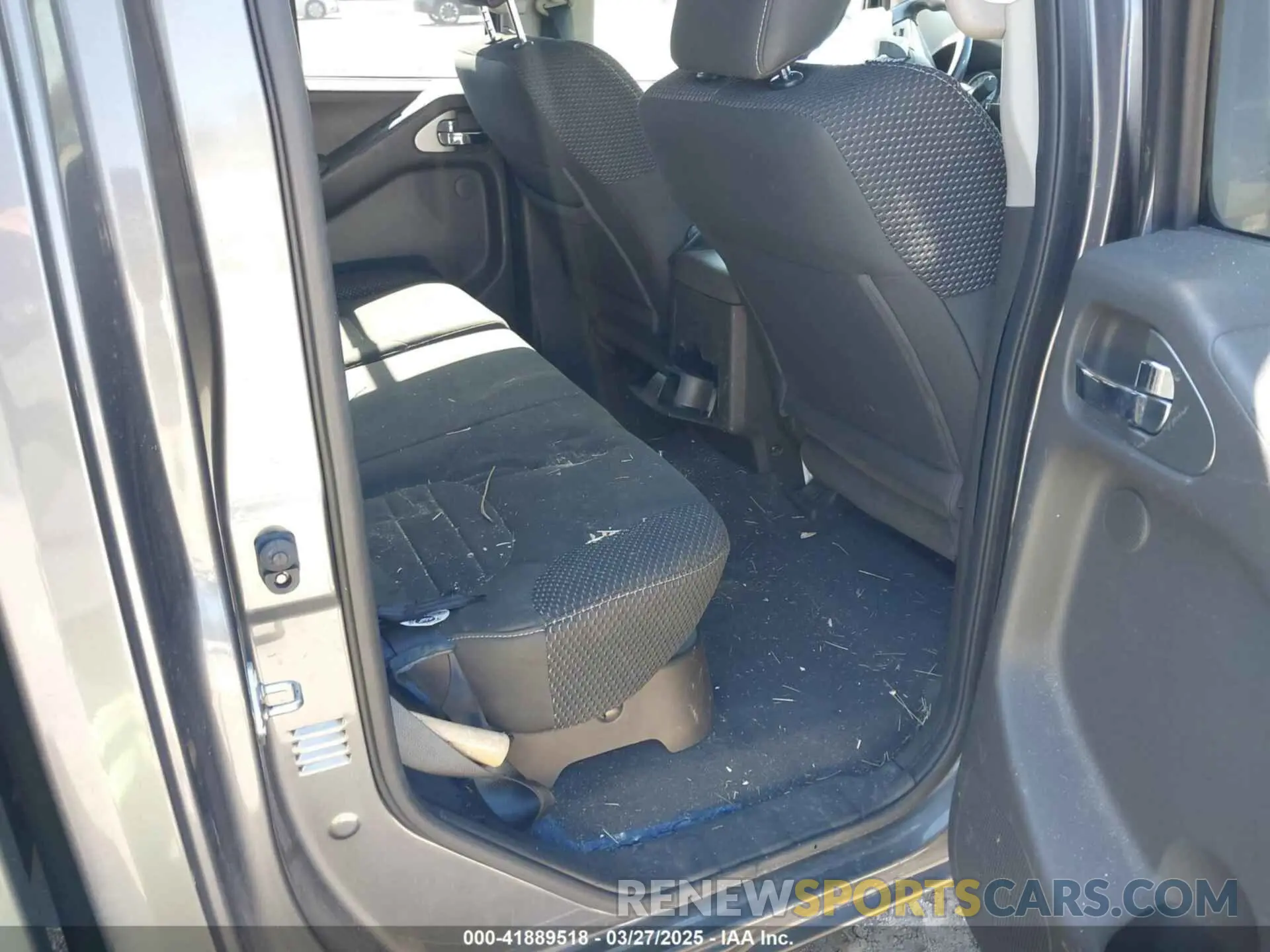 8 fotografías del automóvil dañado 1N6AD0EVXKN717084 NISSAN FRONTIER 2019