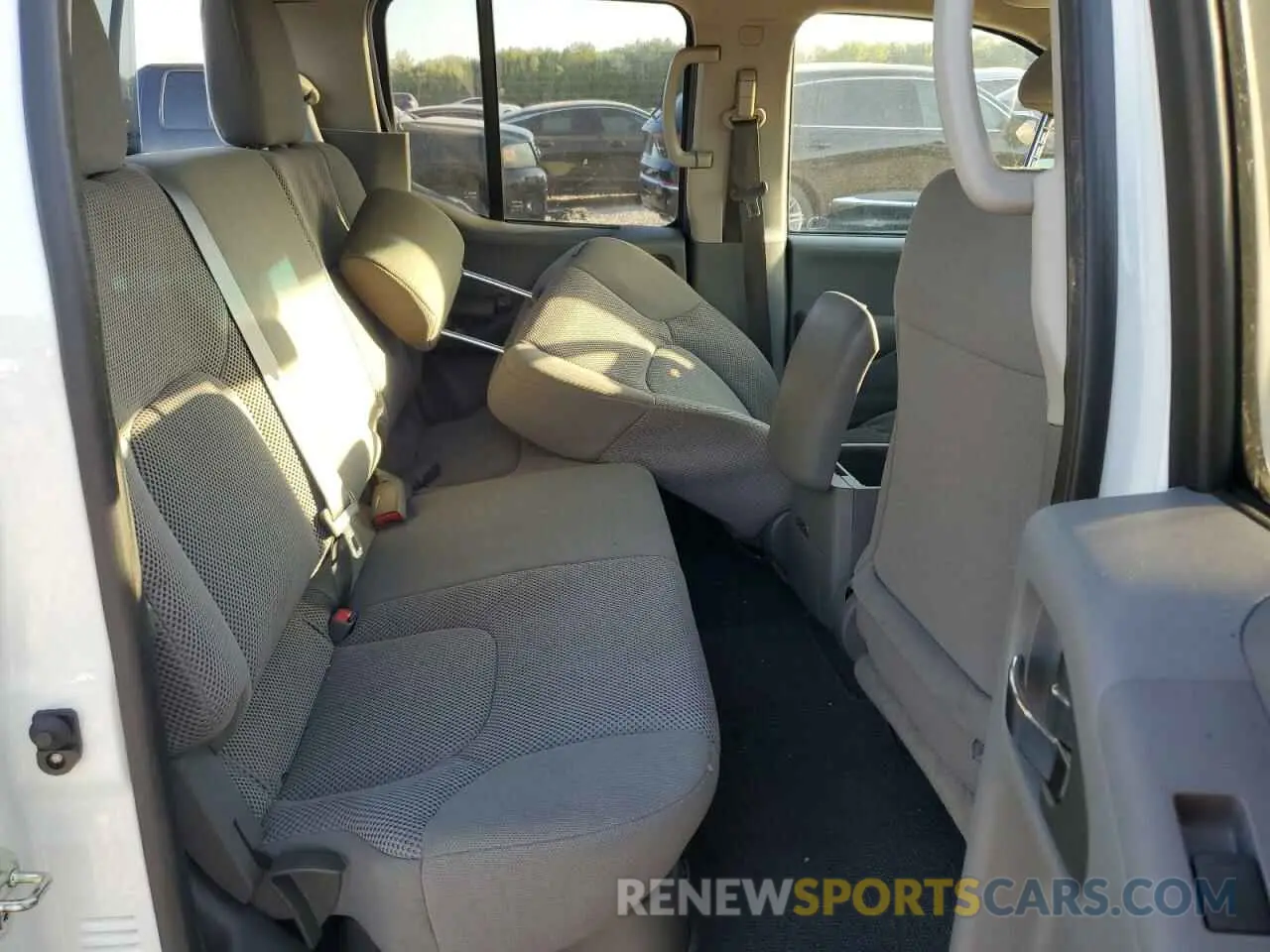 11 fotografías del automóvil dañado 1N6DD0ER3KN752338 NISSAN FRONTIER 2019