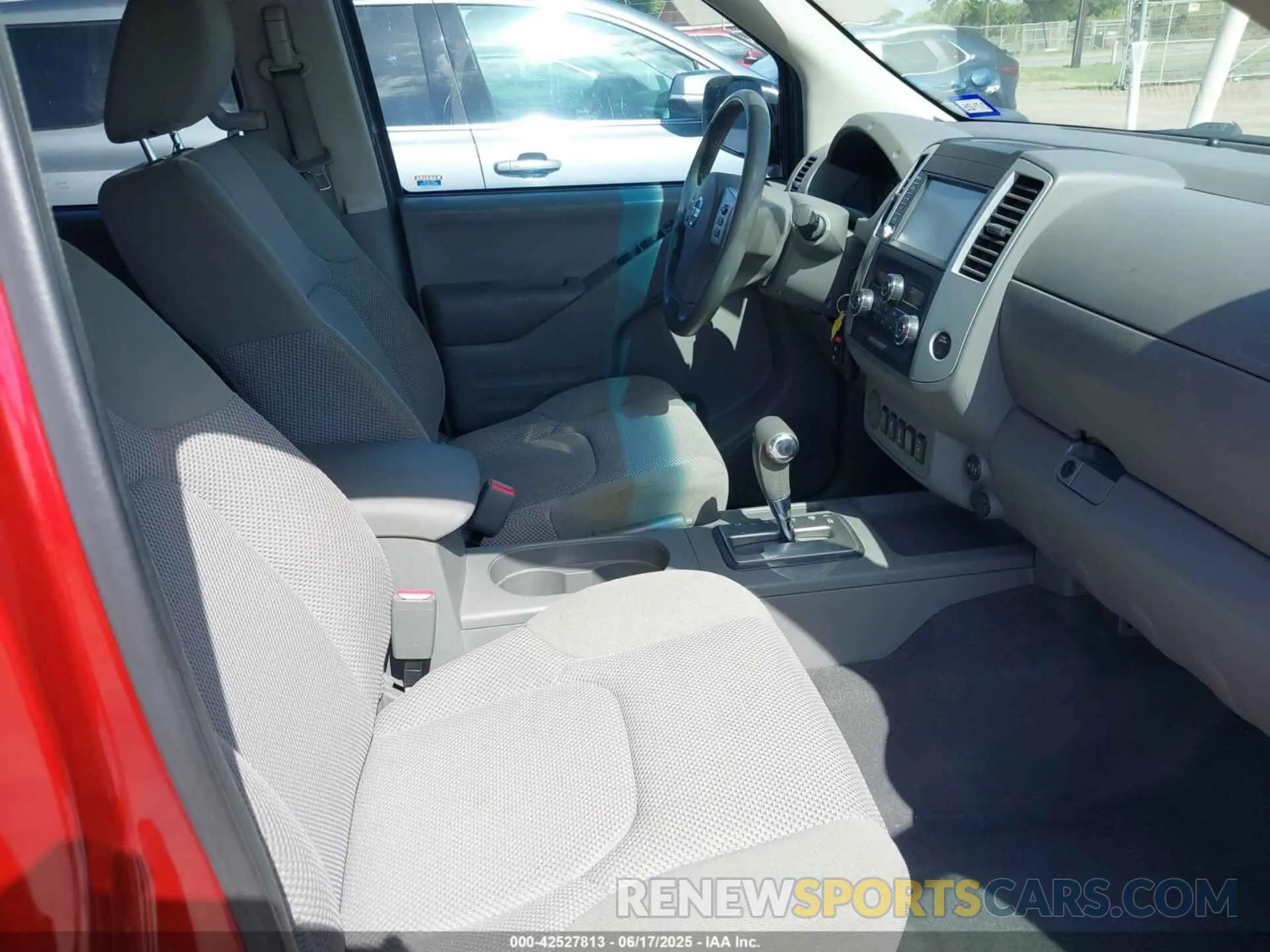 5 fotografías del automóvil dañado 1N6DD0ER5KN782294 NISSAN FRONTIER 2019
