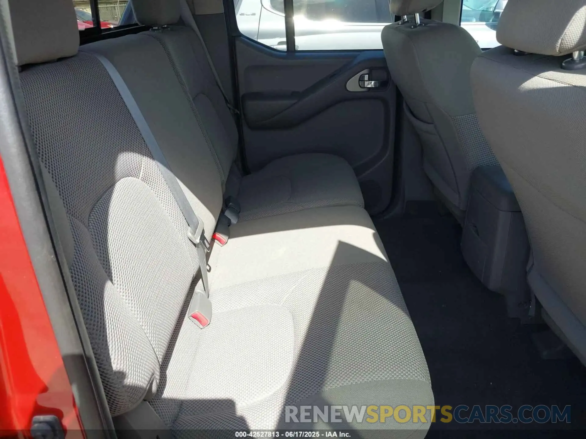 8 fotografías del automóvil dañado 1N6DD0ER5KN782294 NISSAN FRONTIER 2019