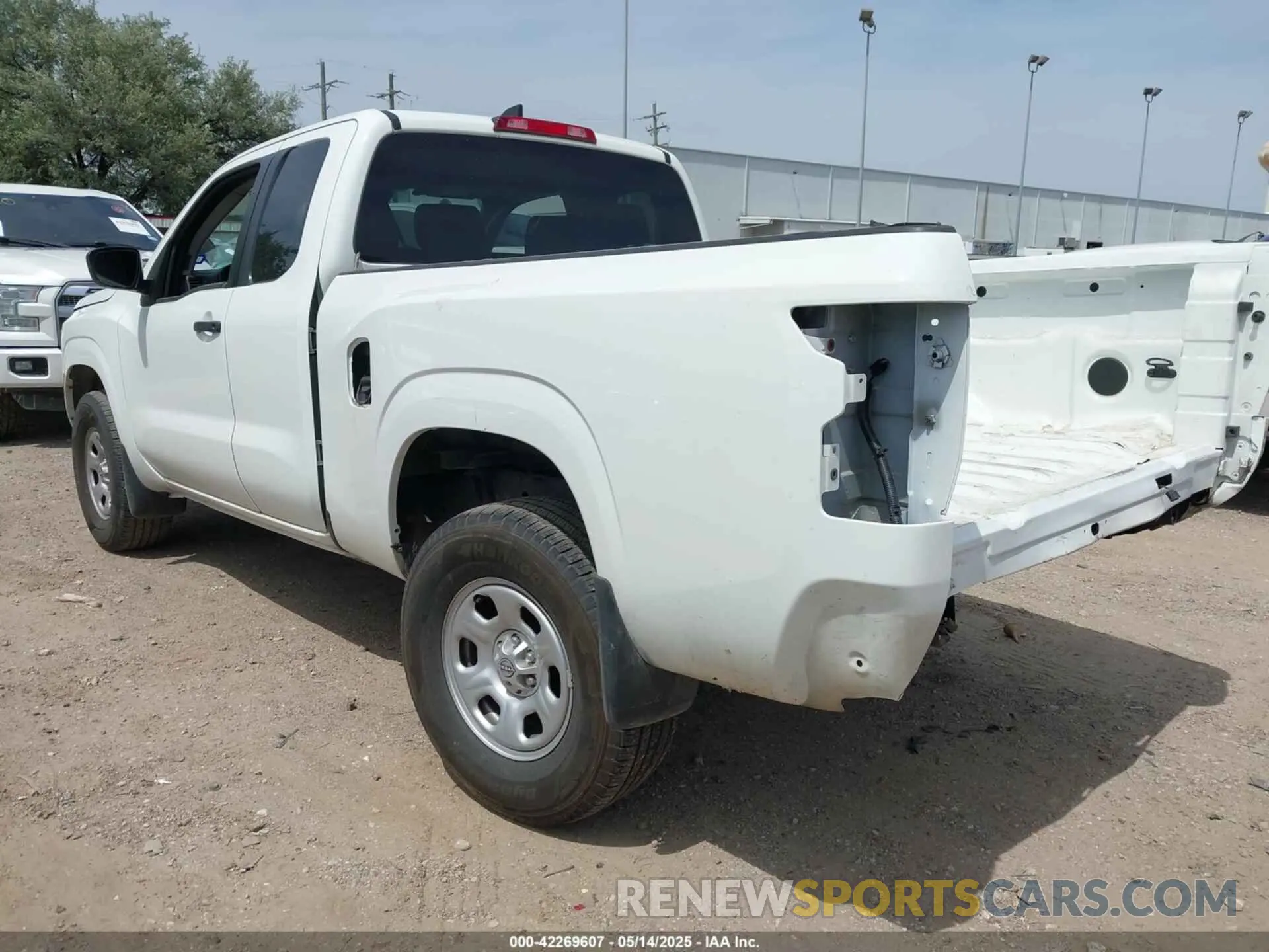 3 fotografías del automóvil dañado 1N6ED1CM0RN673110 NISSAN FRONTIER 2024