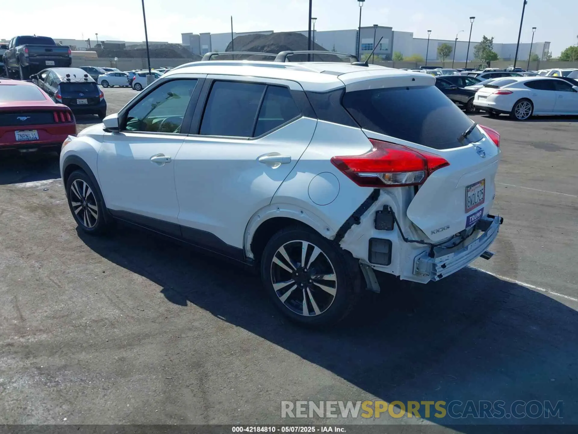 3 fotografías del automóvil dañado 3N1CP5CU0KL506943 NISSAN KICKS 2019