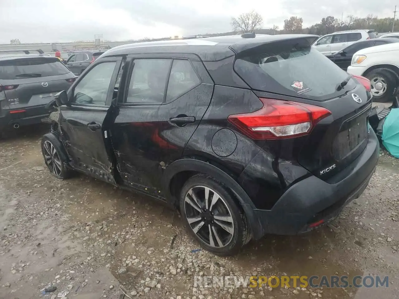 2 fotografías del automóvil dañado 3N1CP5CU0KL513679 NISSAN KICKS 2019