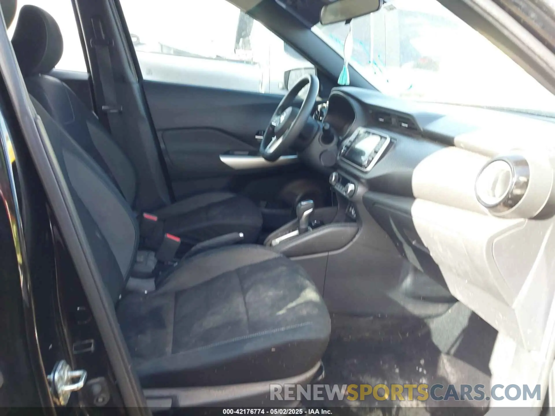 5 fotografías del automóvil dañado 3N1CP5CU0KL554345 NISSAN KICKS 2019
