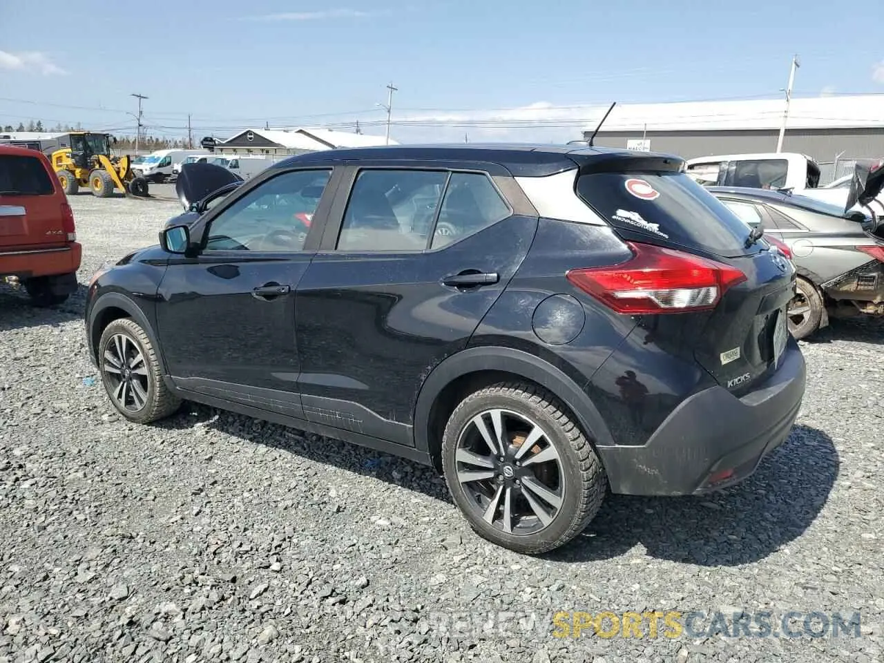 2 fotografías del automóvil dañado 3N1CP5CU0KL555771 NISSAN KICKS 2019