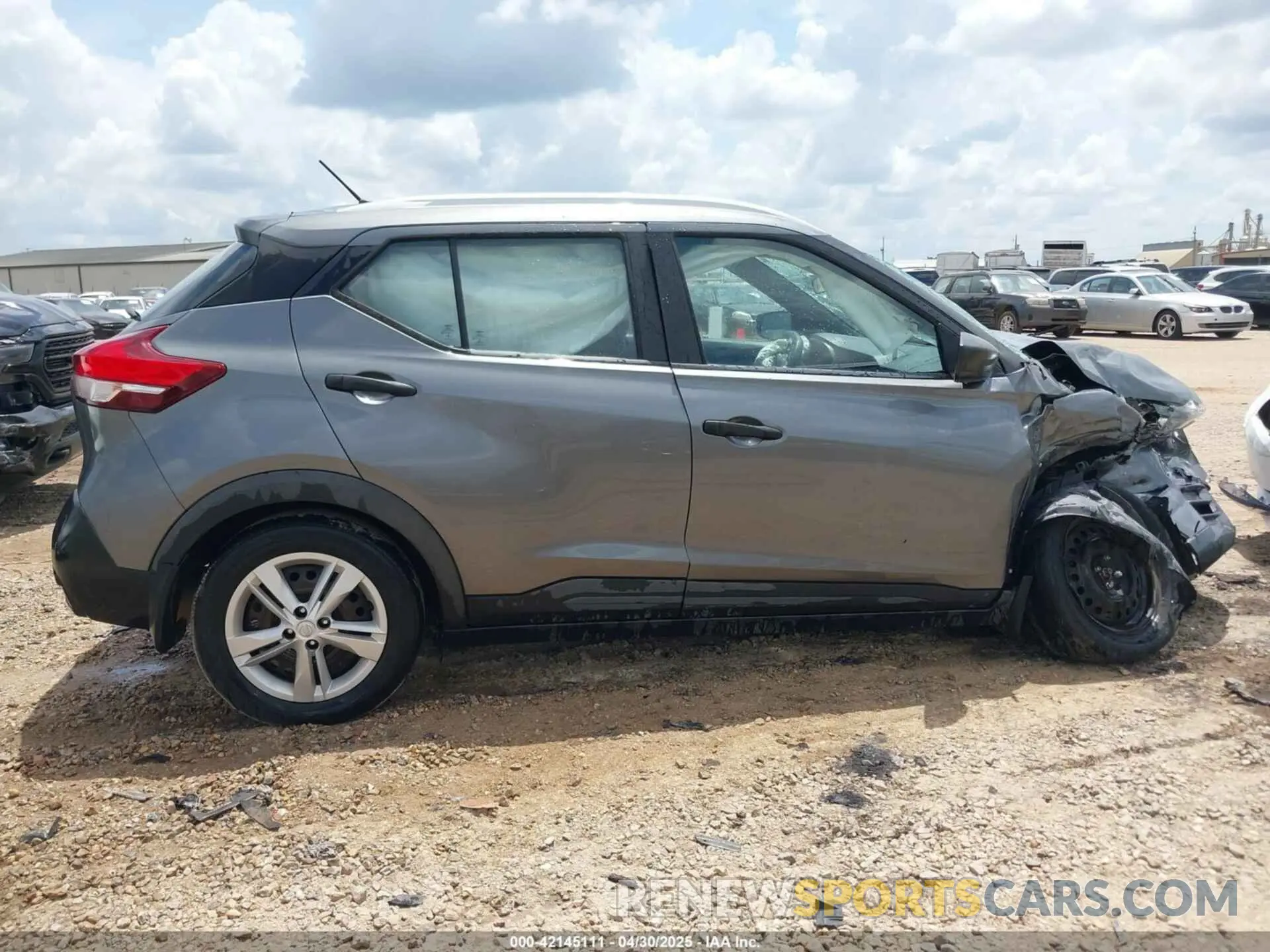 12 fotografías del automóvil dañado 3N1CP5CU1KL499629 NISSAN KICKS 2019