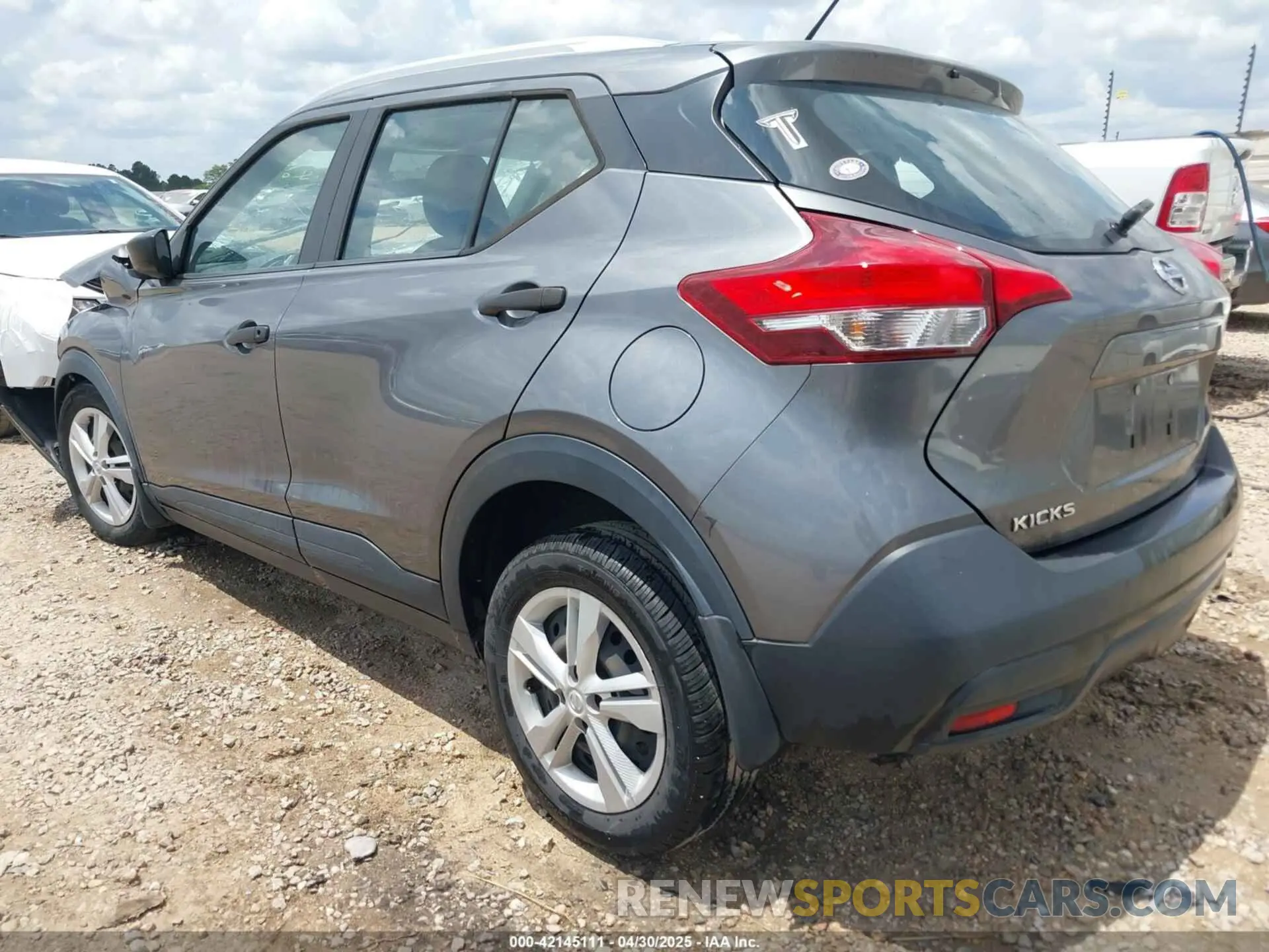 3 fotografías del automóvil dañado 3N1CP5CU1KL499629 NISSAN KICKS 2019