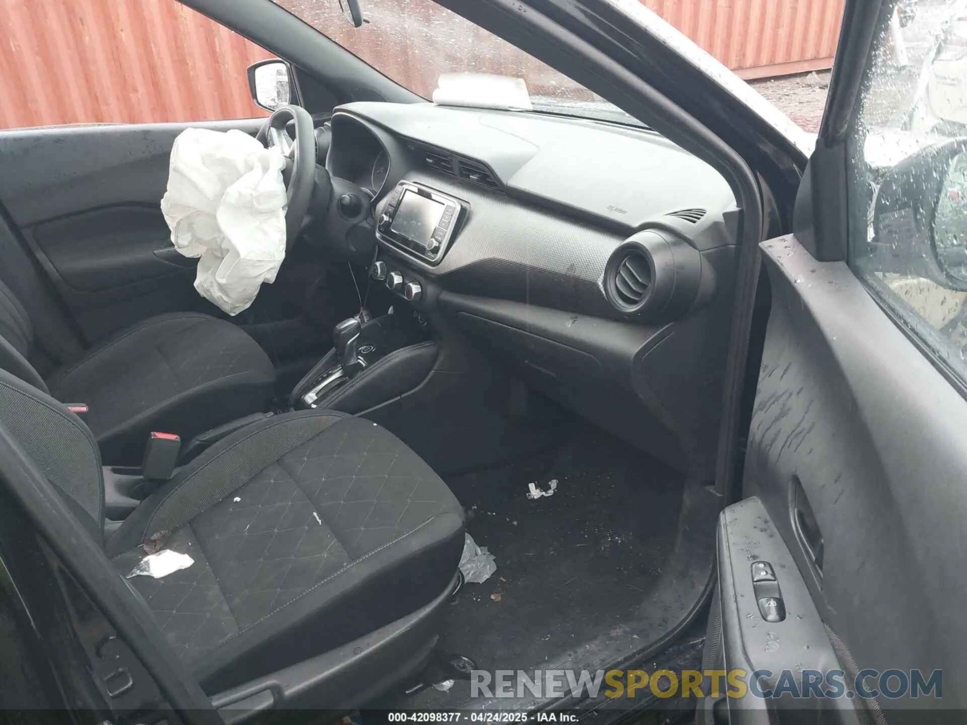 5 fotografías del automóvil dañado 3N1CP5CU1KL505929 NISSAN KICKS 2019
