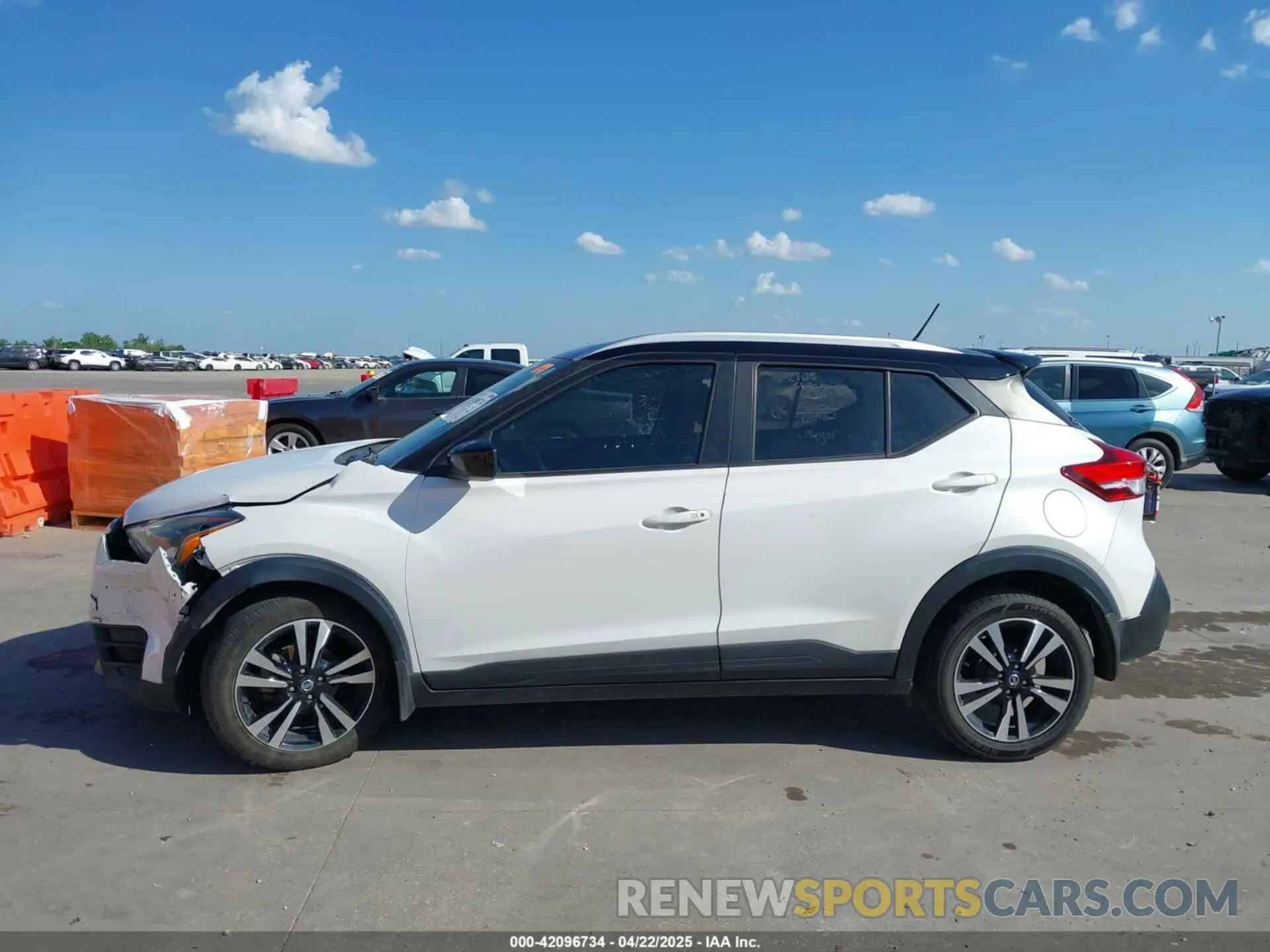 14 fotografías del automóvil dañado 3N1CP5CU1KL517109 NISSAN KICKS 2019