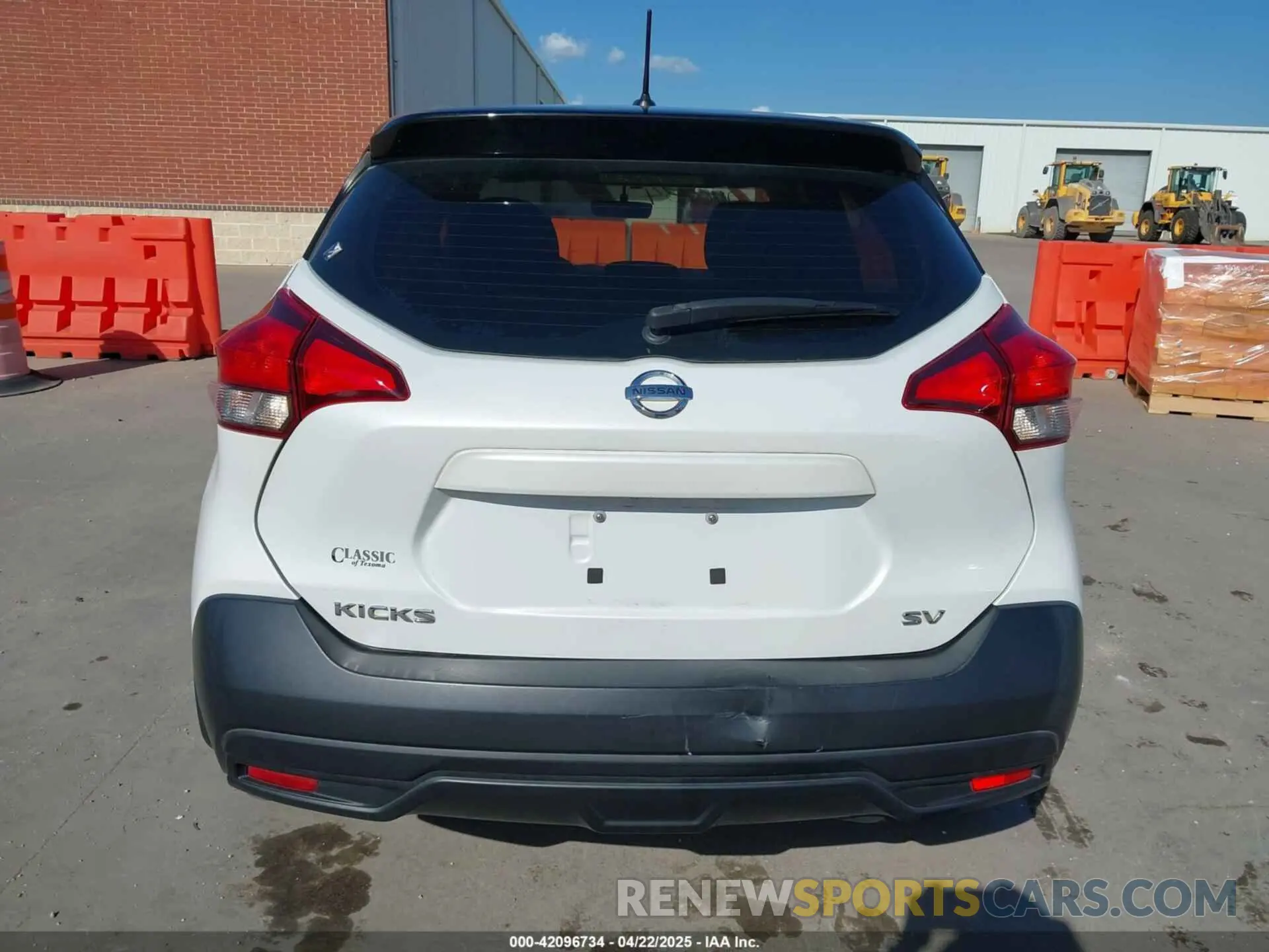 16 fotografías del automóvil dañado 3N1CP5CU1KL517109 NISSAN KICKS 2019
