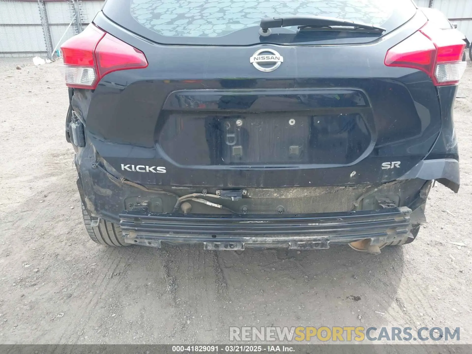 12 fotografías del automóvil dañado 3N1CP5CU1KL556105 NISSAN KICKS 2019