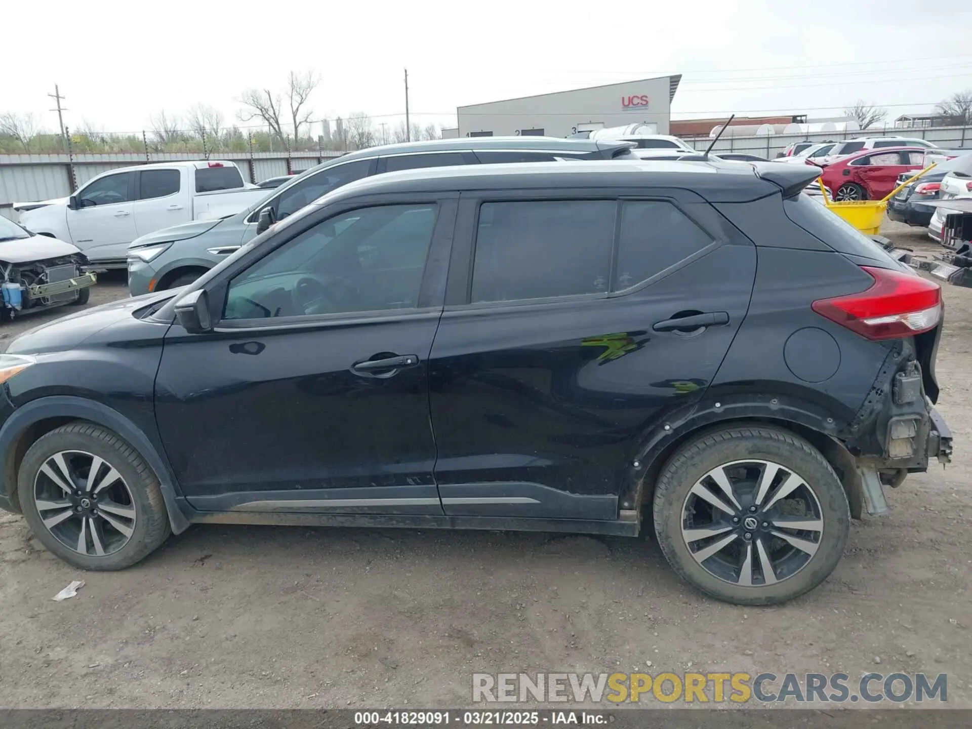 15 fotografías del automóvil dañado 3N1CP5CU1KL556105 NISSAN KICKS 2019