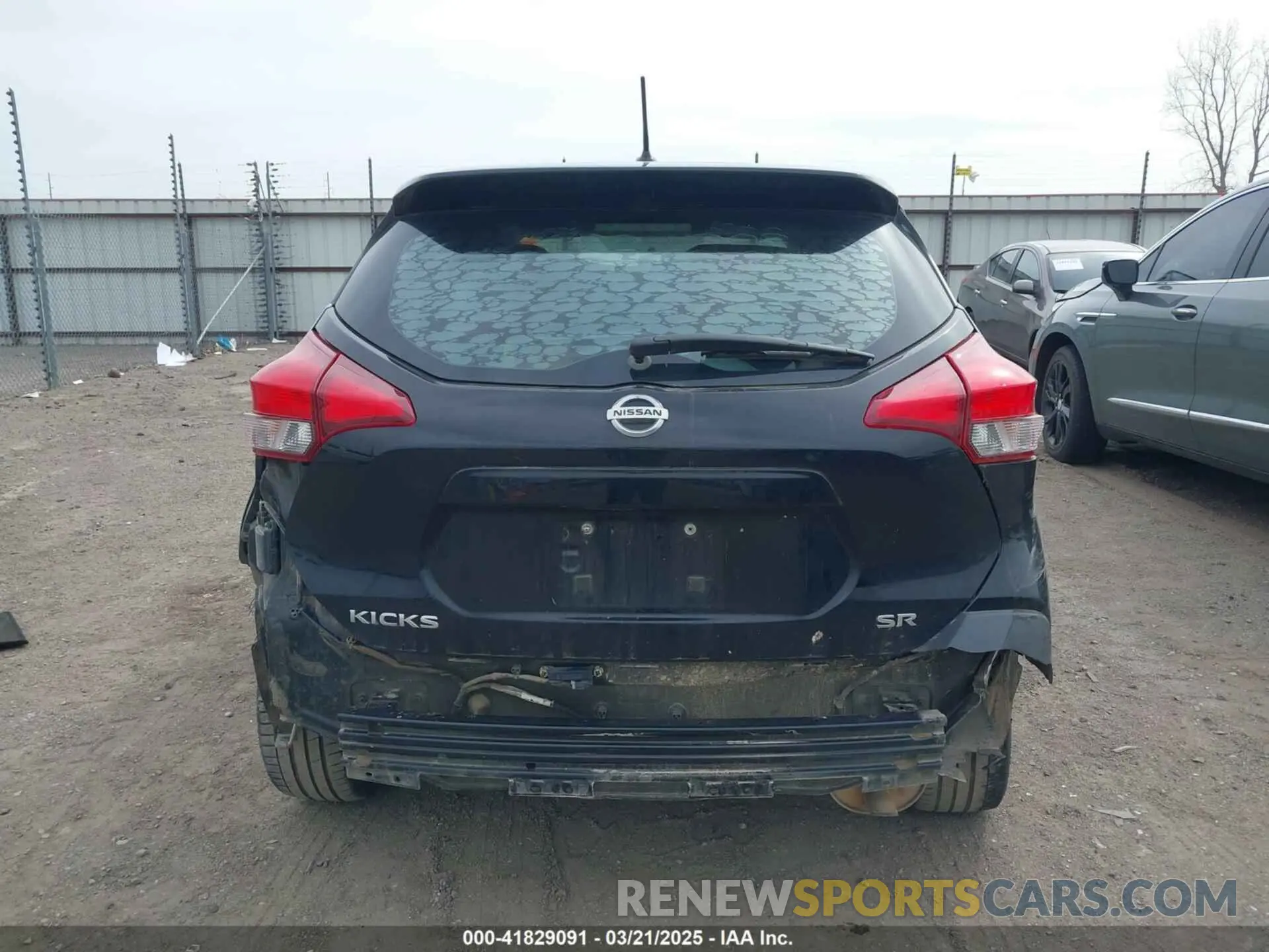 17 fotografías del automóvil dañado 3N1CP5CU1KL556105 NISSAN KICKS 2019