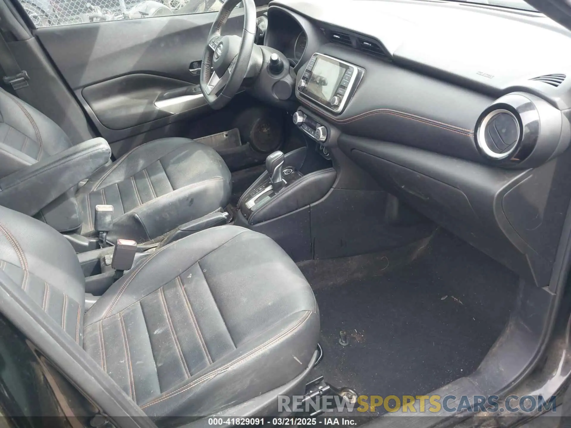 5 fotografías del automóvil dañado 3N1CP5CU1KL556105 NISSAN KICKS 2019