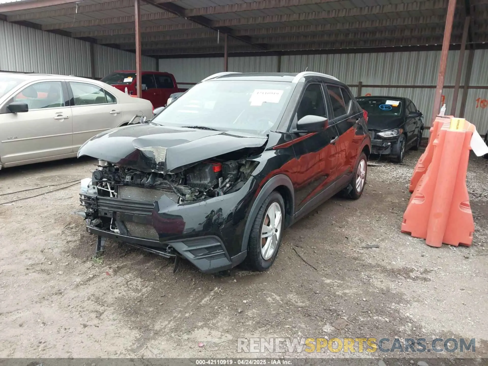 2 fotografías del automóvil dañado 3N1CP5CU1KL565631 NISSAN KICKS 2019