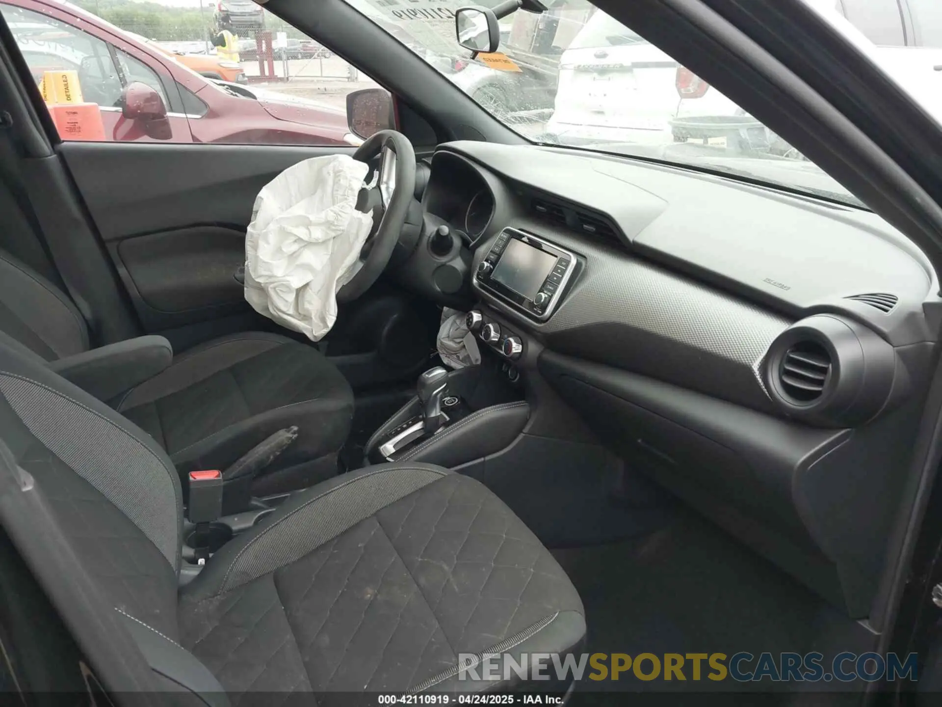 5 fotografías del automóvil dañado 3N1CP5CU1KL565631 NISSAN KICKS 2019
