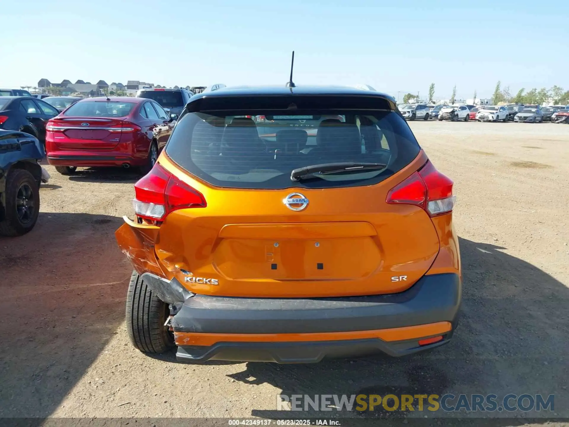17 fotografías del automóvil dañado 3N1CP5CU1KL567444 NISSAN KICKS 2019