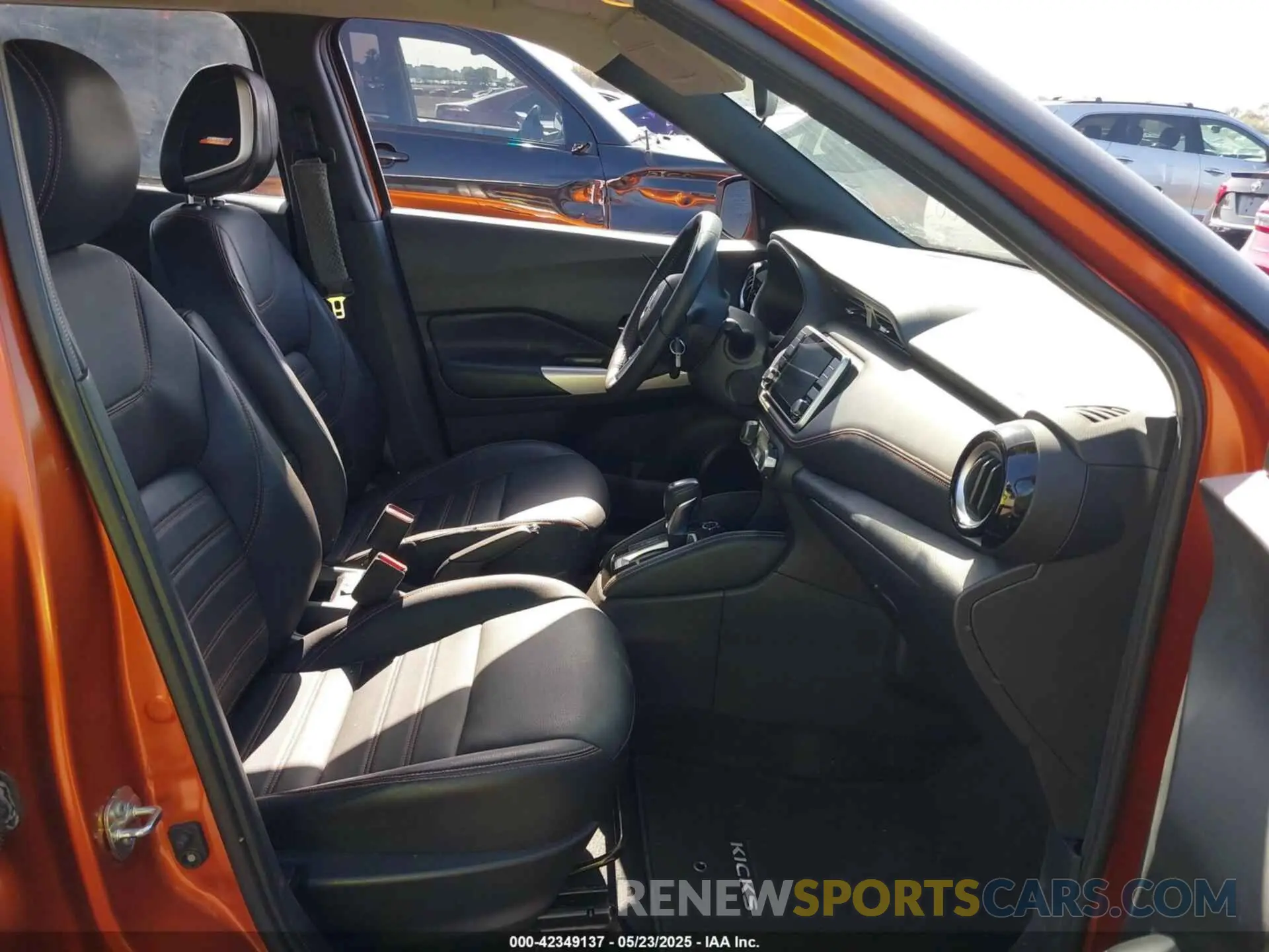 5 fotografías del automóvil dañado 3N1CP5CU1KL567444 NISSAN KICKS 2019