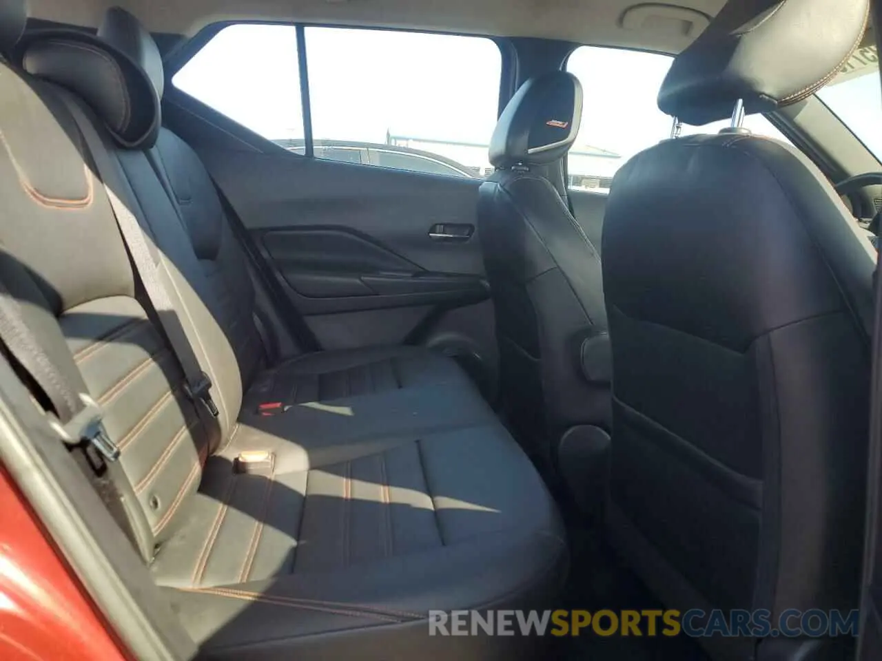 11 fotografías del automóvil dañado 3N1CP5CU2KL502036 NISSAN KICKS 2019