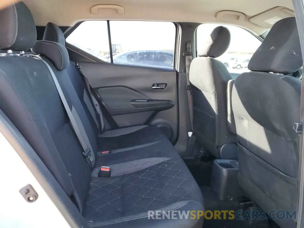 11 fotografías del automóvil dañado 3N1CP5CU2KL509424 NISSAN KICKS 2019