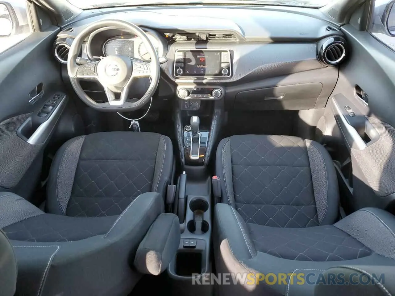 8 fotografías del automóvil dañado 3N1CP5CU2KL509424 NISSAN KICKS 2019