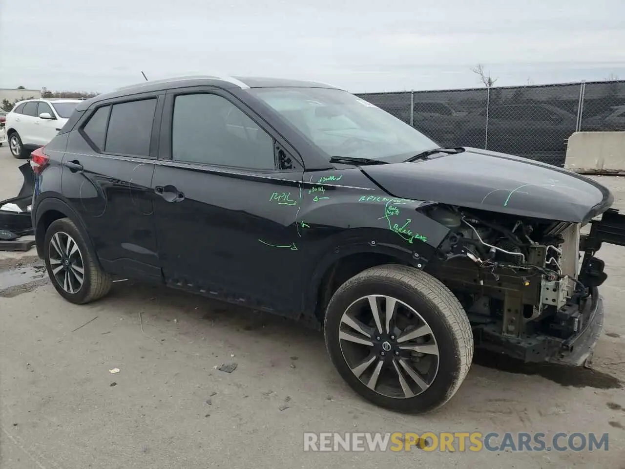 4 fotografías del automóvil dañado 3N1CP5CU2KL517474 NISSAN KICKS 2019