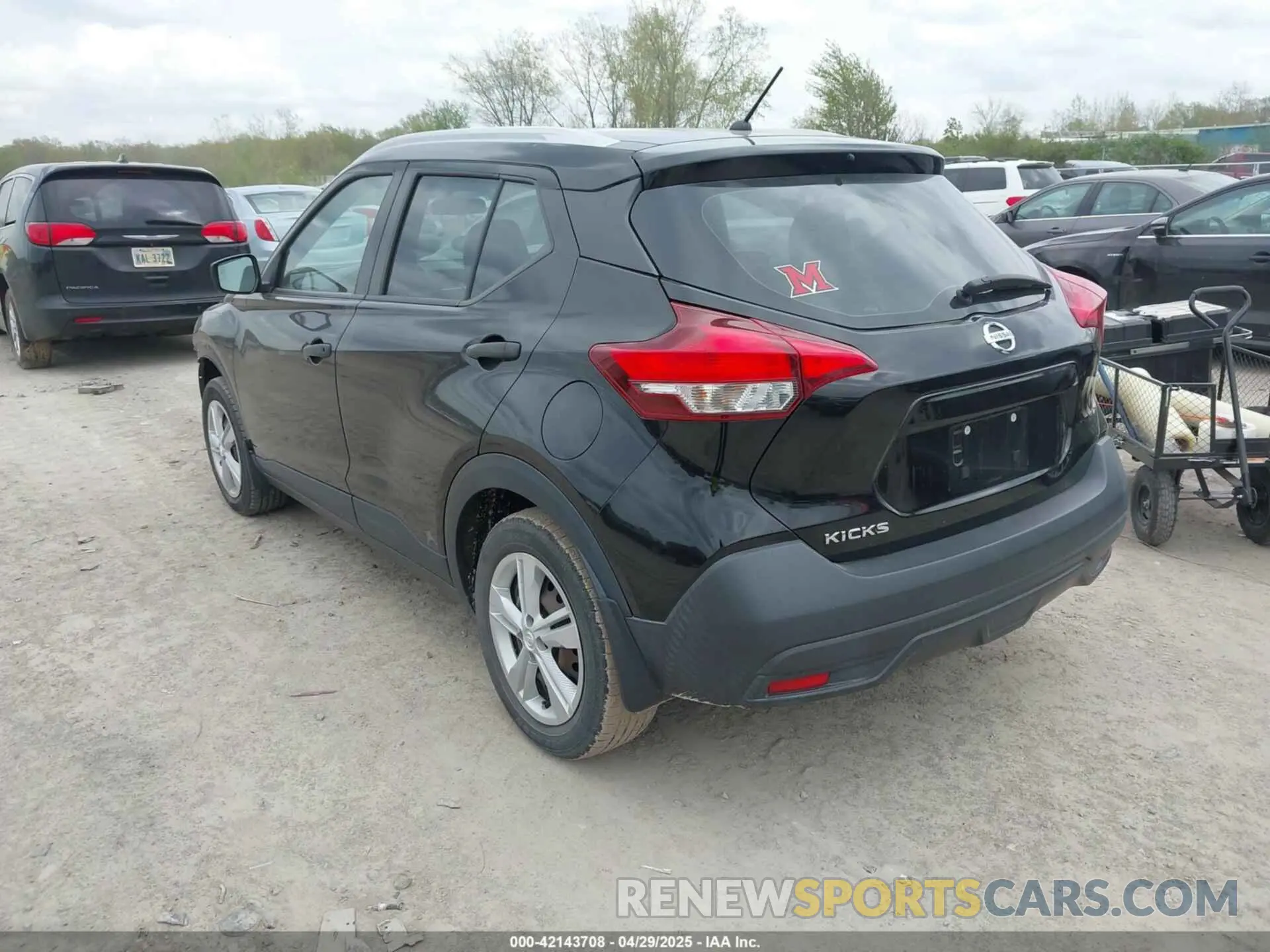 3 fotografías del automóvil dañado 3N1CP5CU2KL548725 NISSAN KICKS 2019