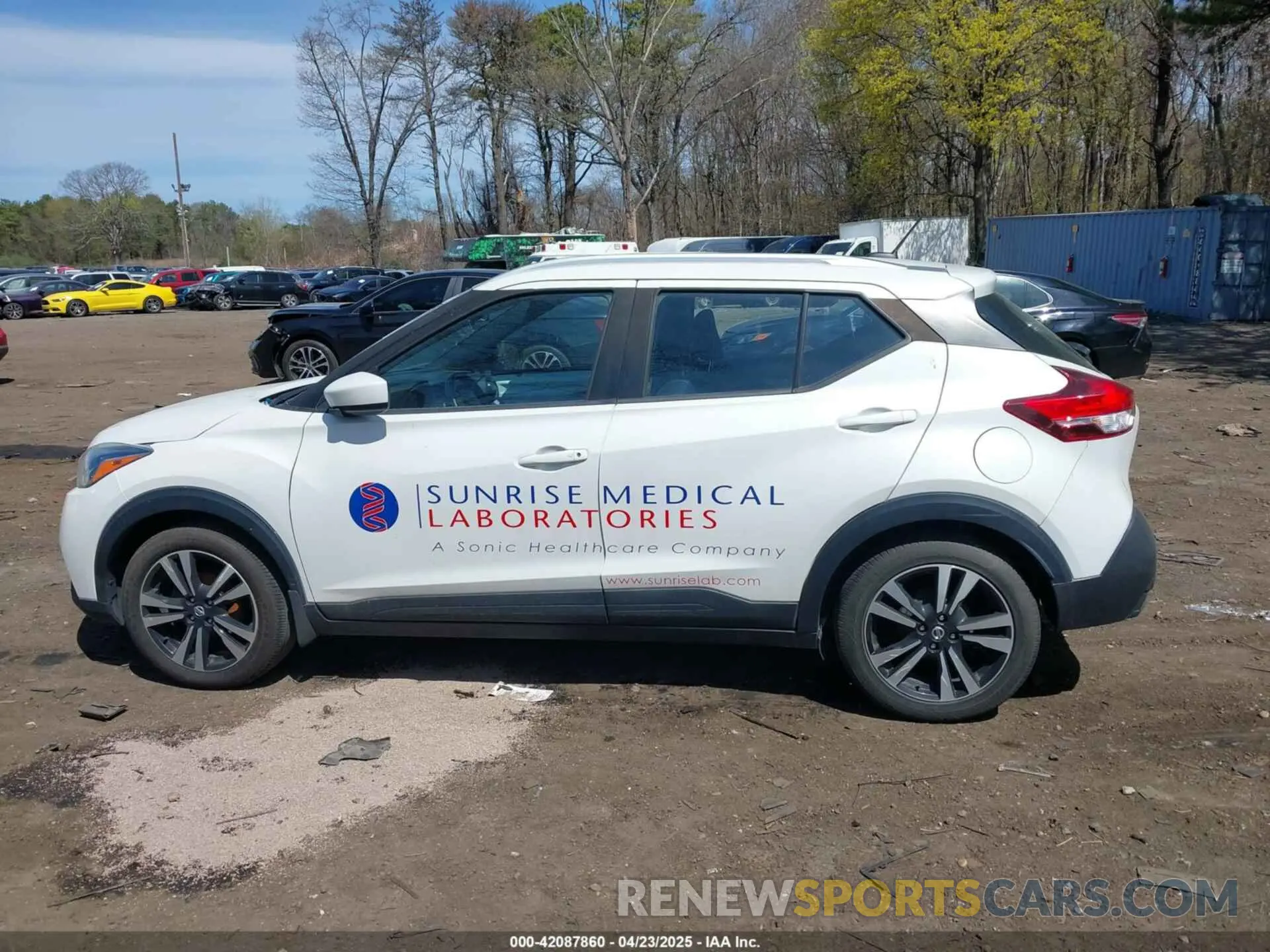 14 fotografías del automóvil dañado 3N1CP5CU3KL484582 NISSAN KICKS 2019
