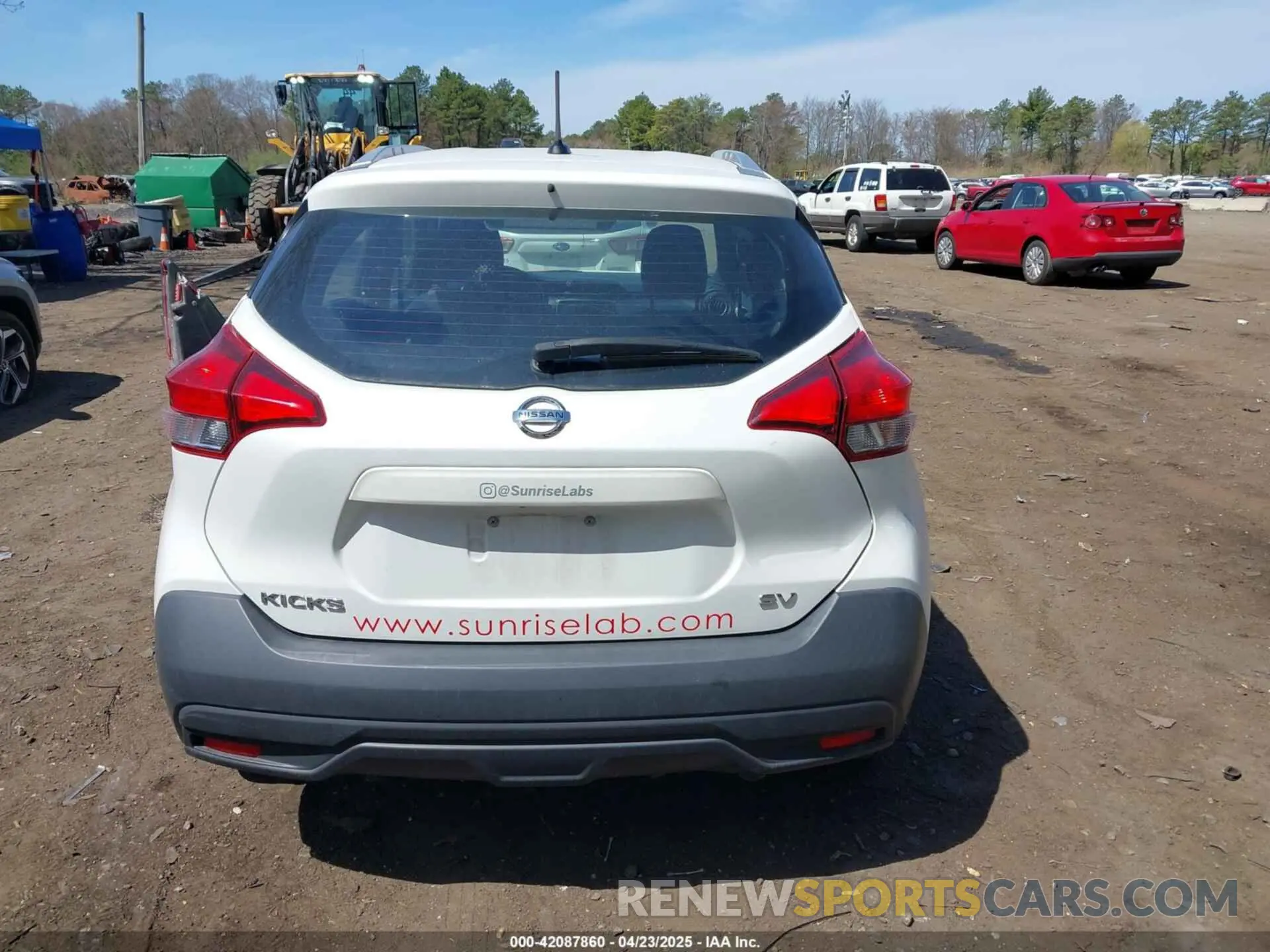 16 fotografías del automóvil dañado 3N1CP5CU3KL484582 NISSAN KICKS 2019