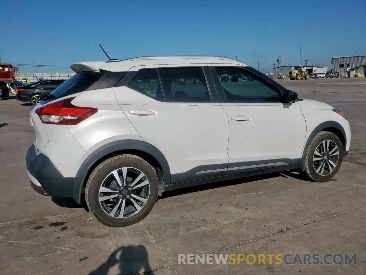 3 fotografías del automóvil dañado 3N1CP5CU3KL492133 NISSAN KICKS 2019