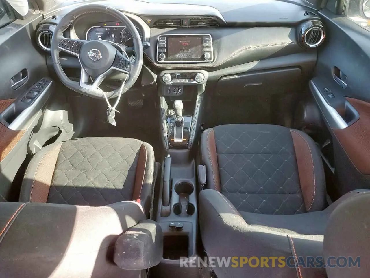 8 fotografías del automóvil dañado 3N1CP5CU3KL492133 NISSAN KICKS 2019