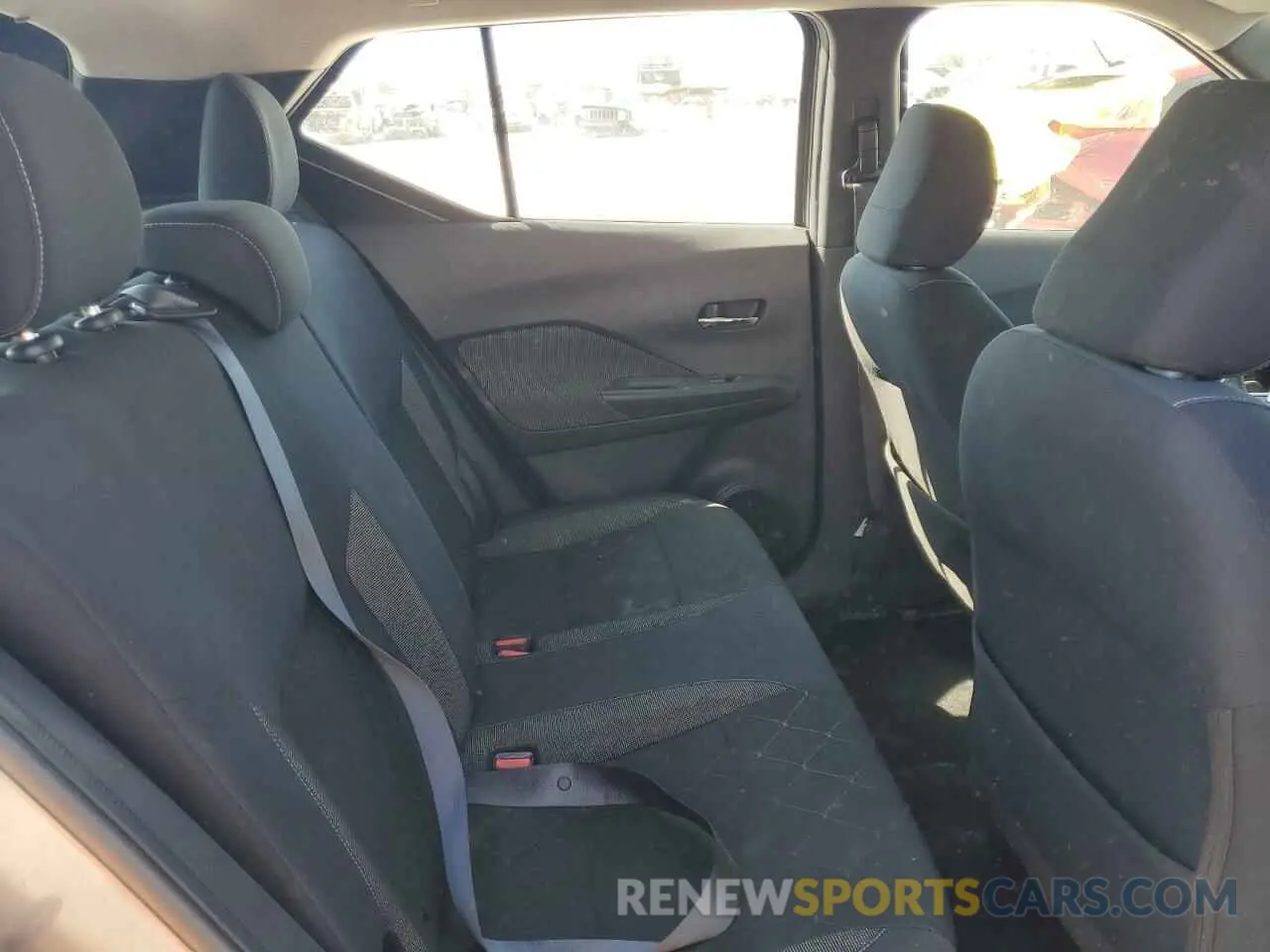 11 fotografías del automóvil dañado 3N1CP5CU3KL496201 NISSAN KICKS 2019