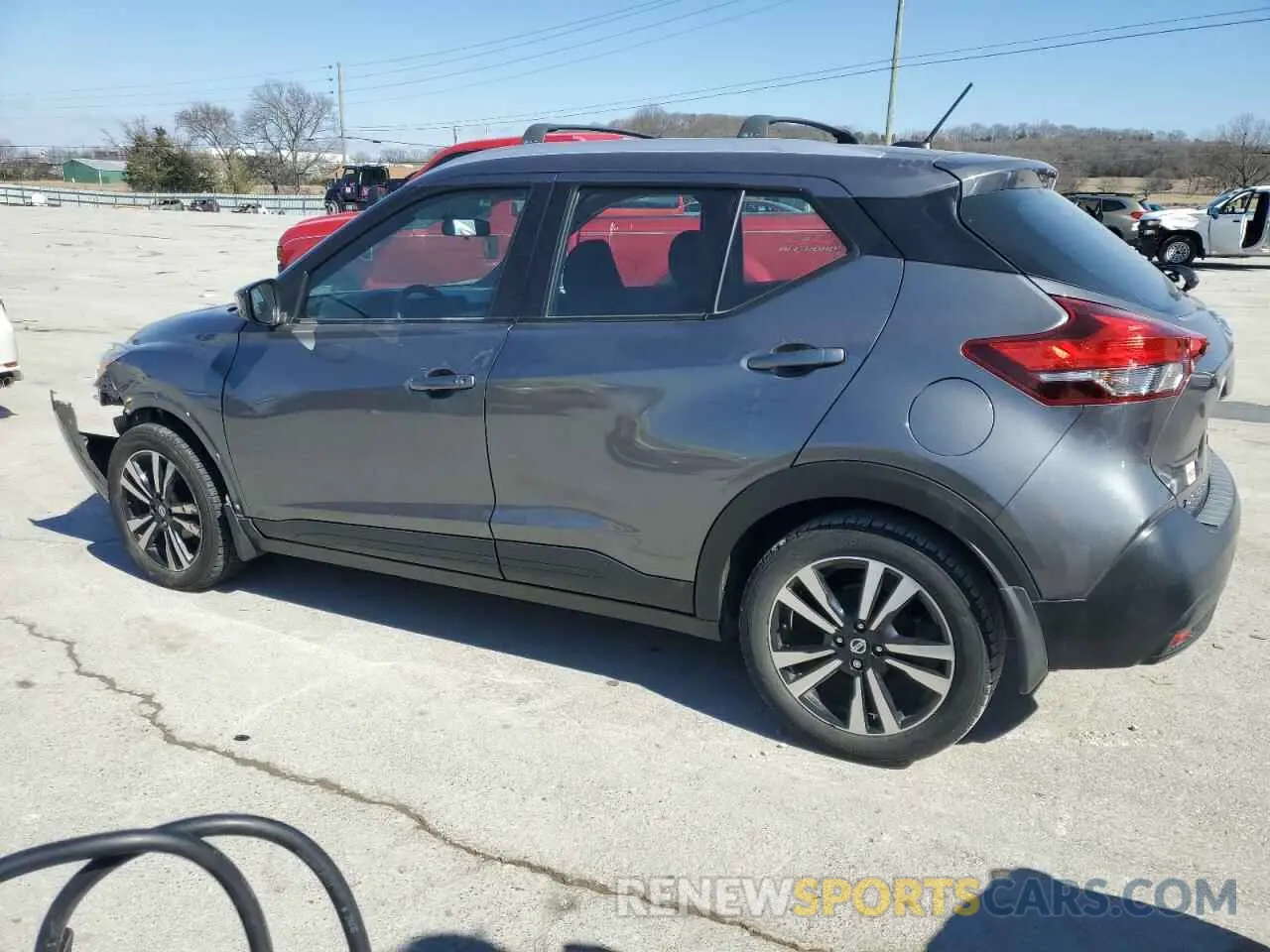 2 fotografías del automóvil dañado 3N1CP5CU3KL496201 NISSAN KICKS 2019