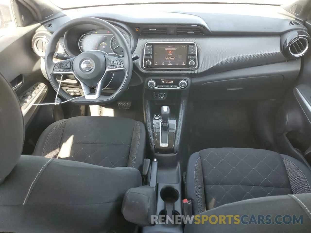 8 fotografías del automóvil dañado 3N1CP5CU3KL496201 NISSAN KICKS 2019