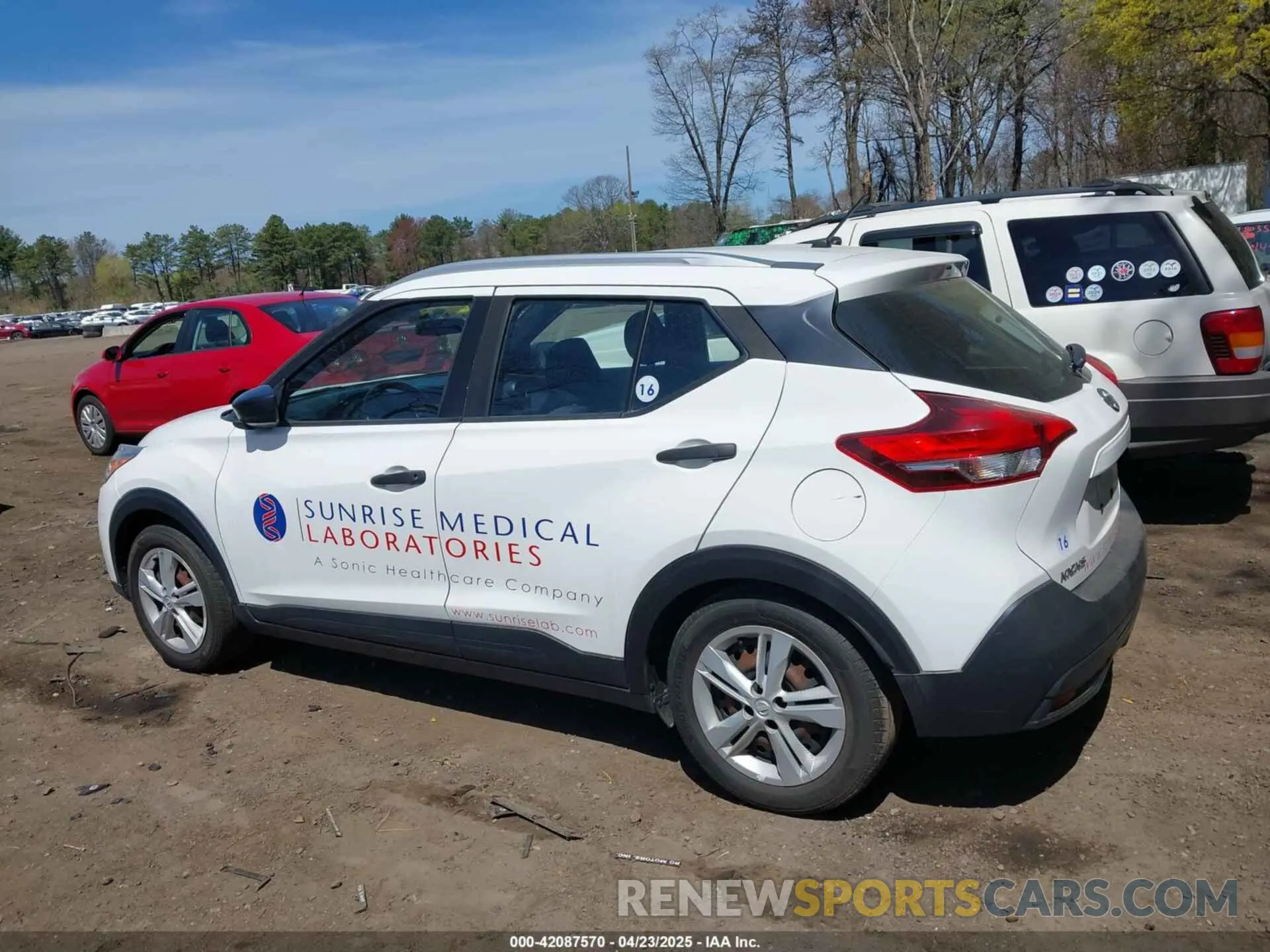 14 fotografías del automóvil dañado 3N1CP5CU3KL500277 NISSAN KICKS 2019