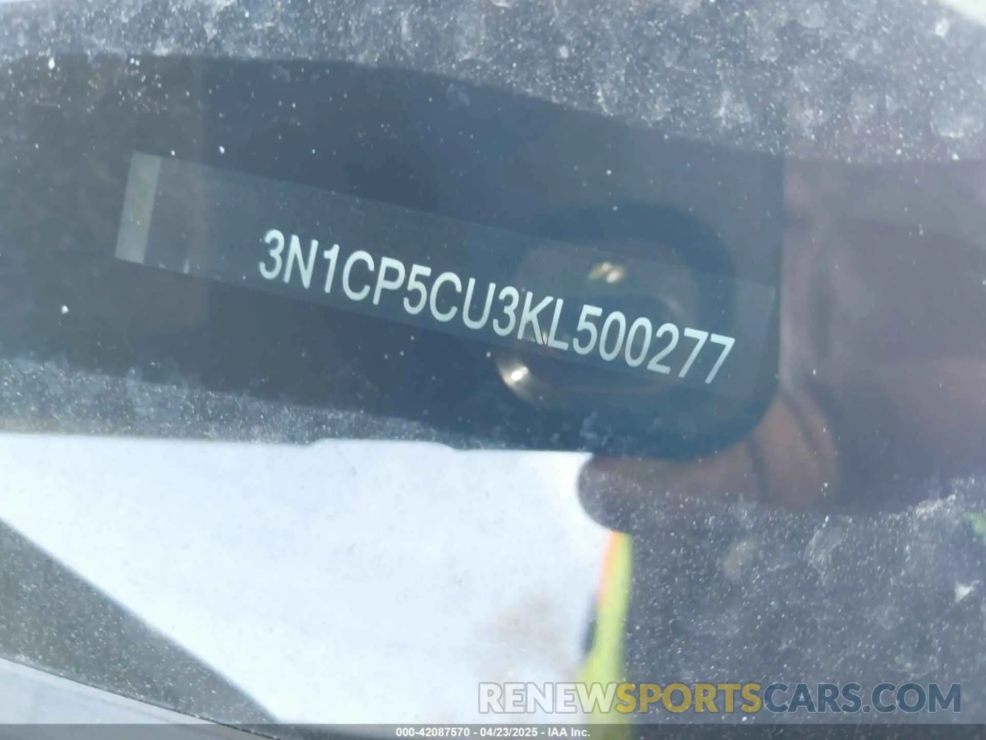 17 fotografías del automóvil dañado 3N1CP5CU3KL500277 NISSAN KICKS 2019