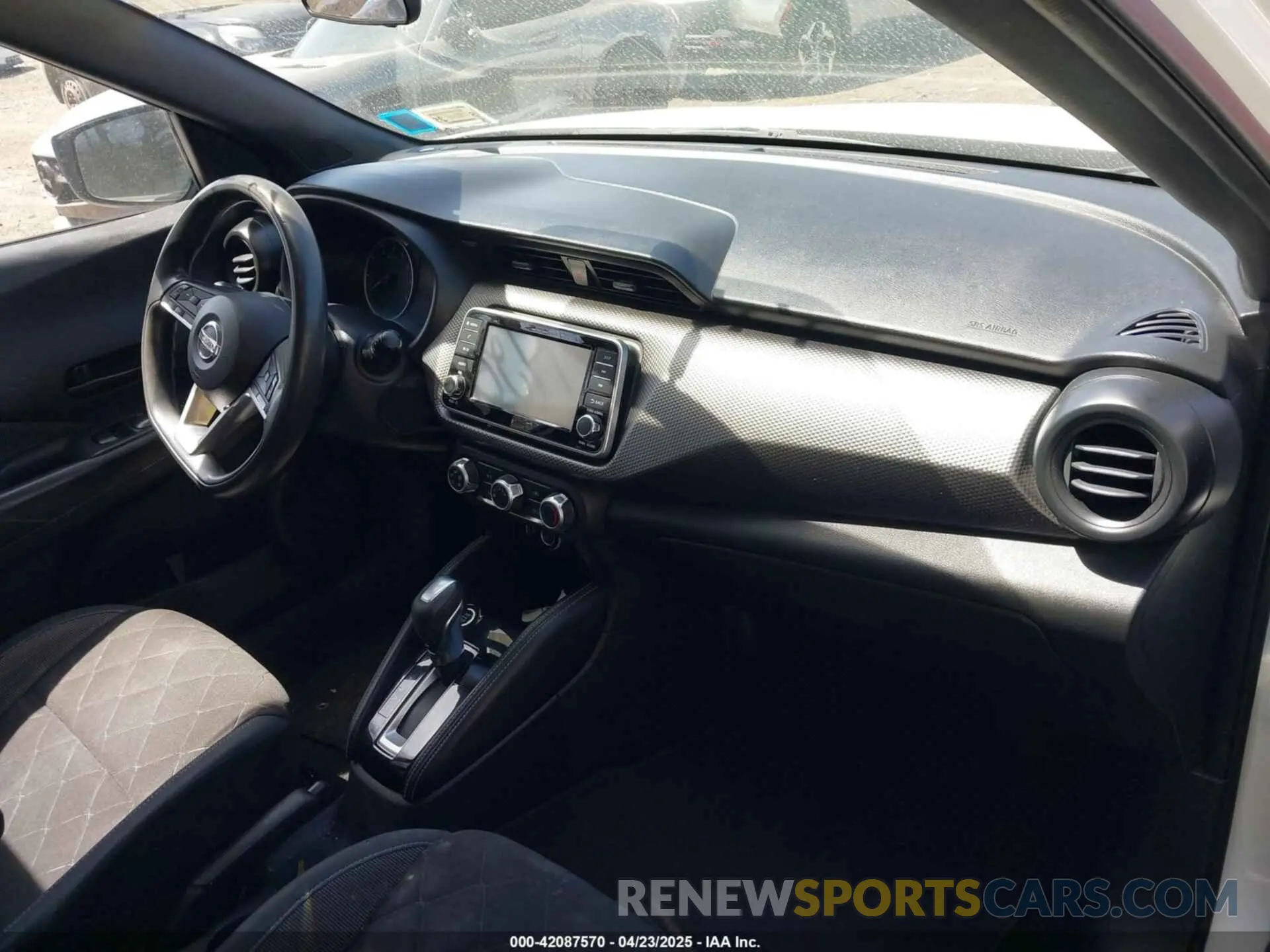 5 fotografías del automóvil dañado 3N1CP5CU3KL500277 NISSAN KICKS 2019