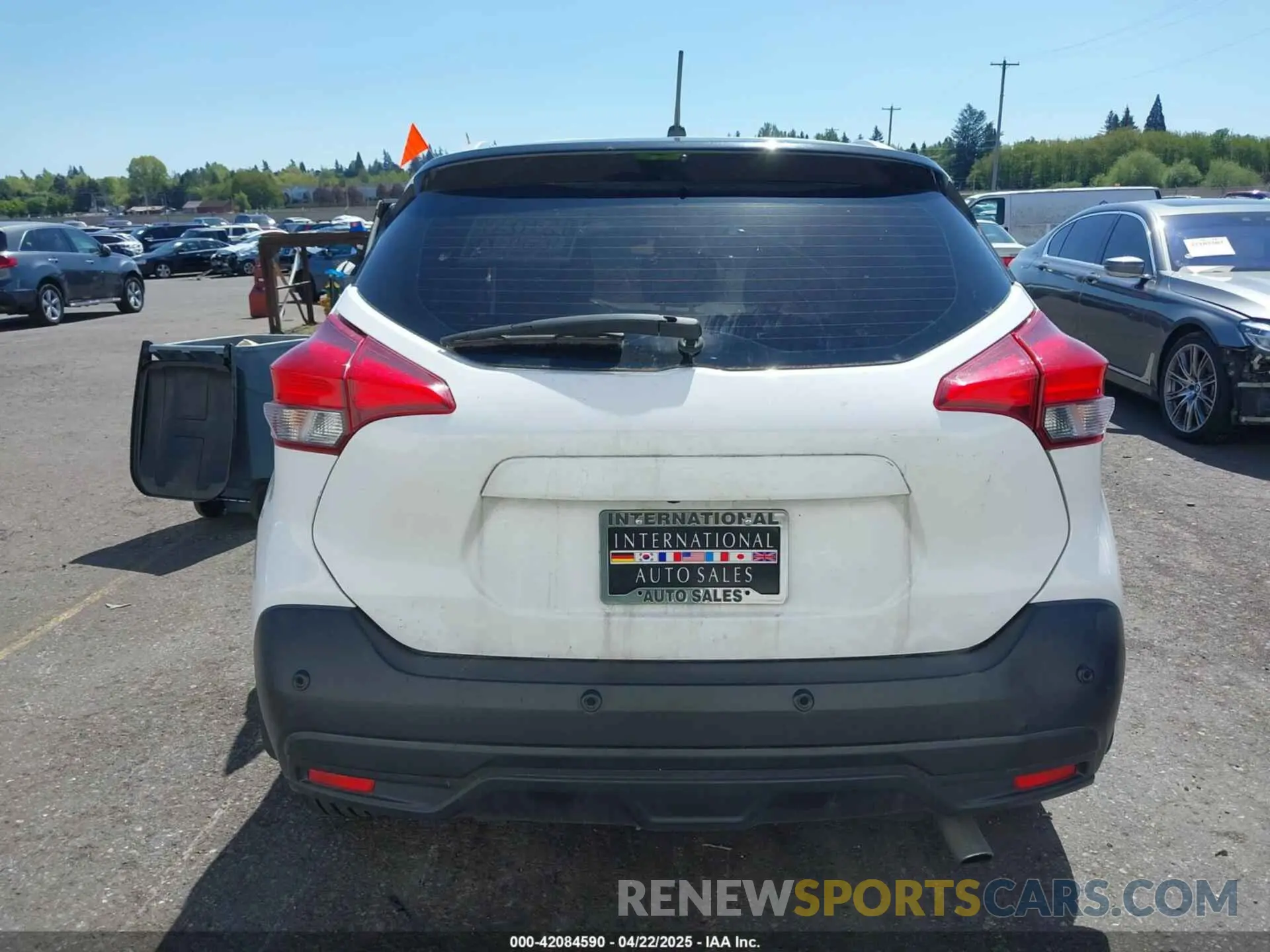 15 fotografías del automóvil dañado 3N1CP5CU3KL518777 NISSAN KICKS 2019