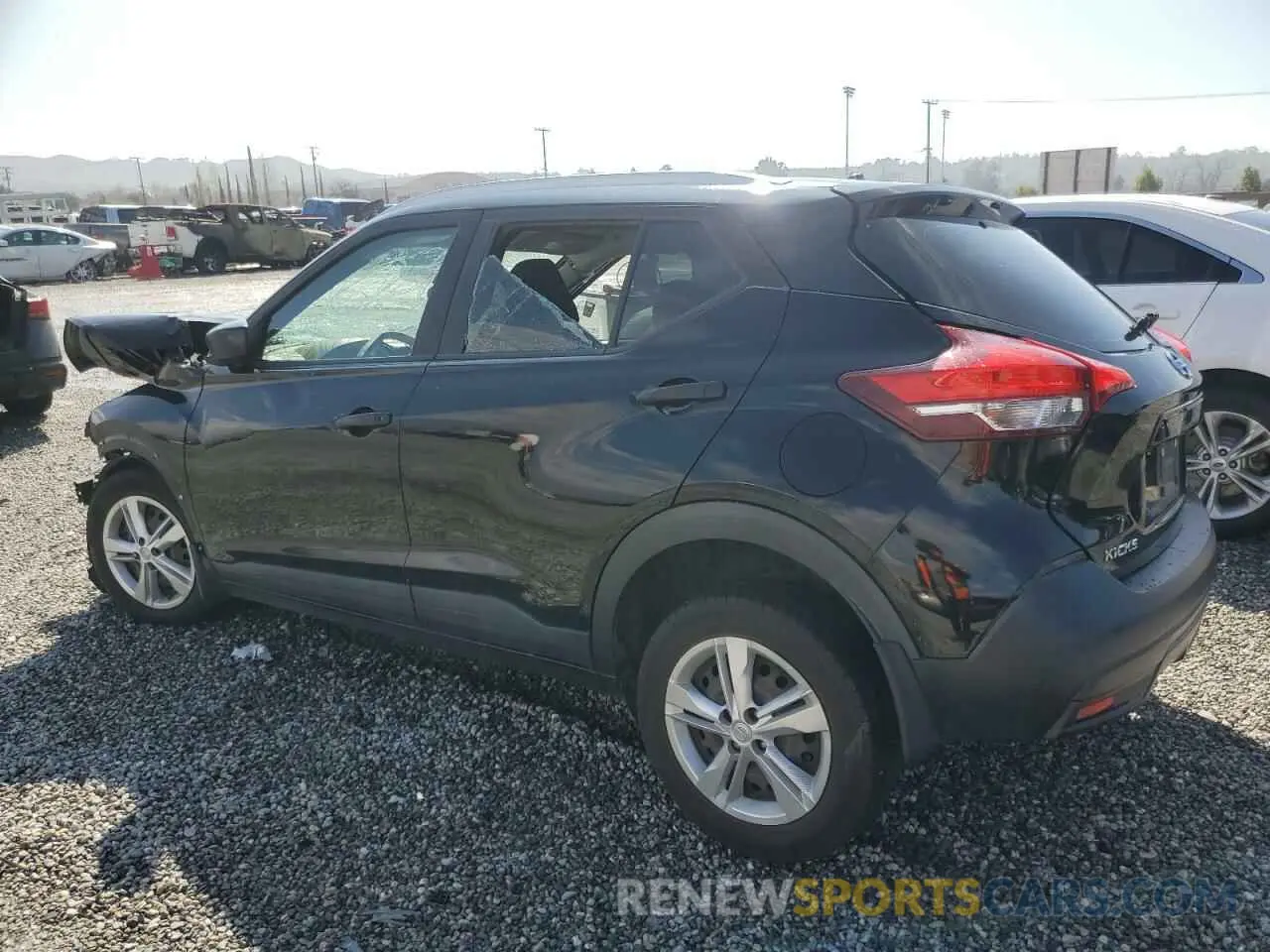 2 fotografías del automóvil dañado 3N1CP5CU3KL528984 NISSAN KICKS 2019