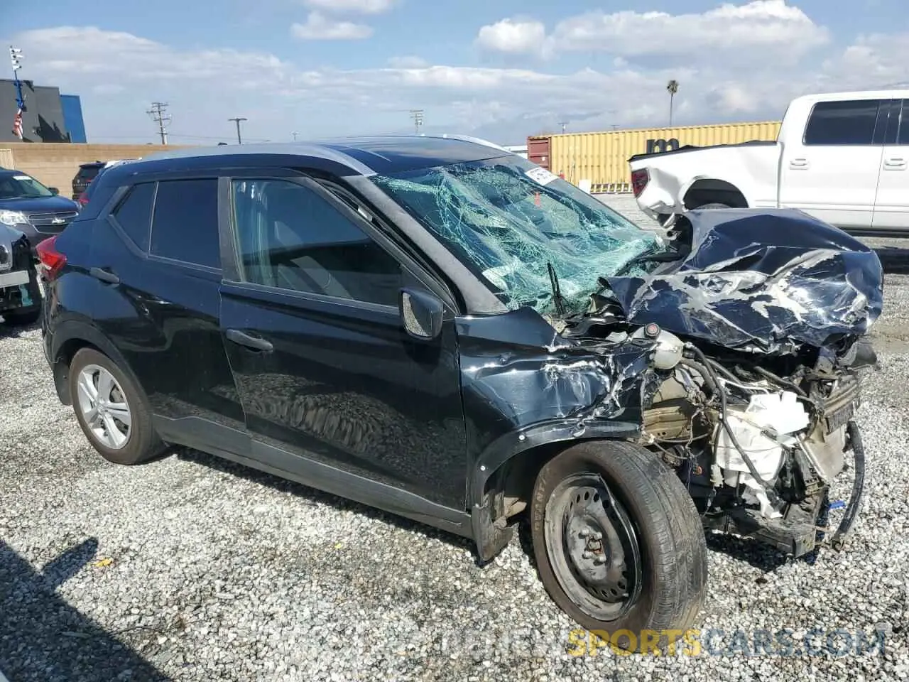 4 fotografías del automóvil dañado 3N1CP5CU3KL528984 NISSAN KICKS 2019