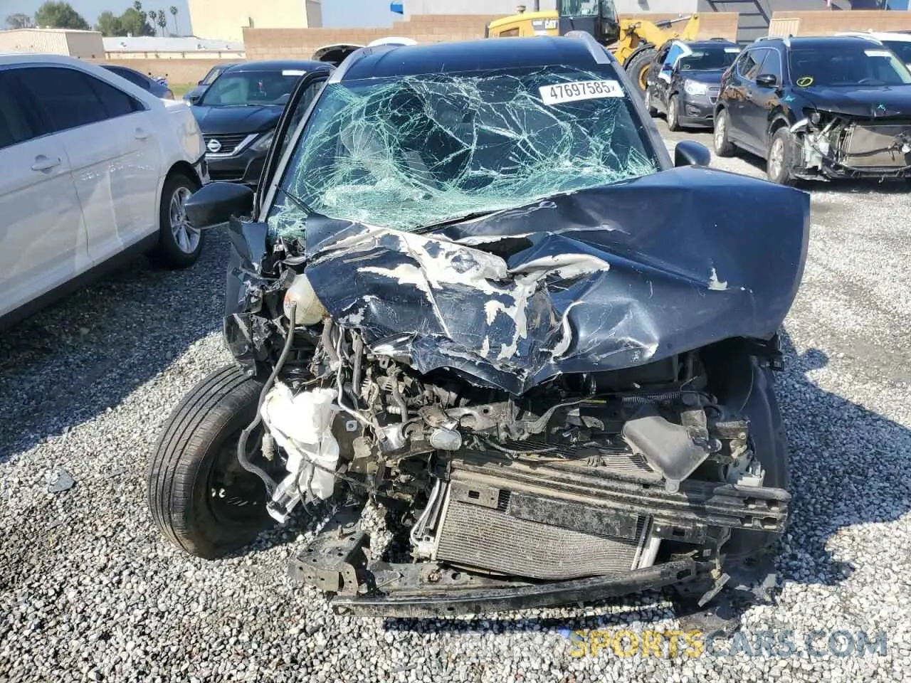 5 fotografías del automóvil dañado 3N1CP5CU3KL528984 NISSAN KICKS 2019