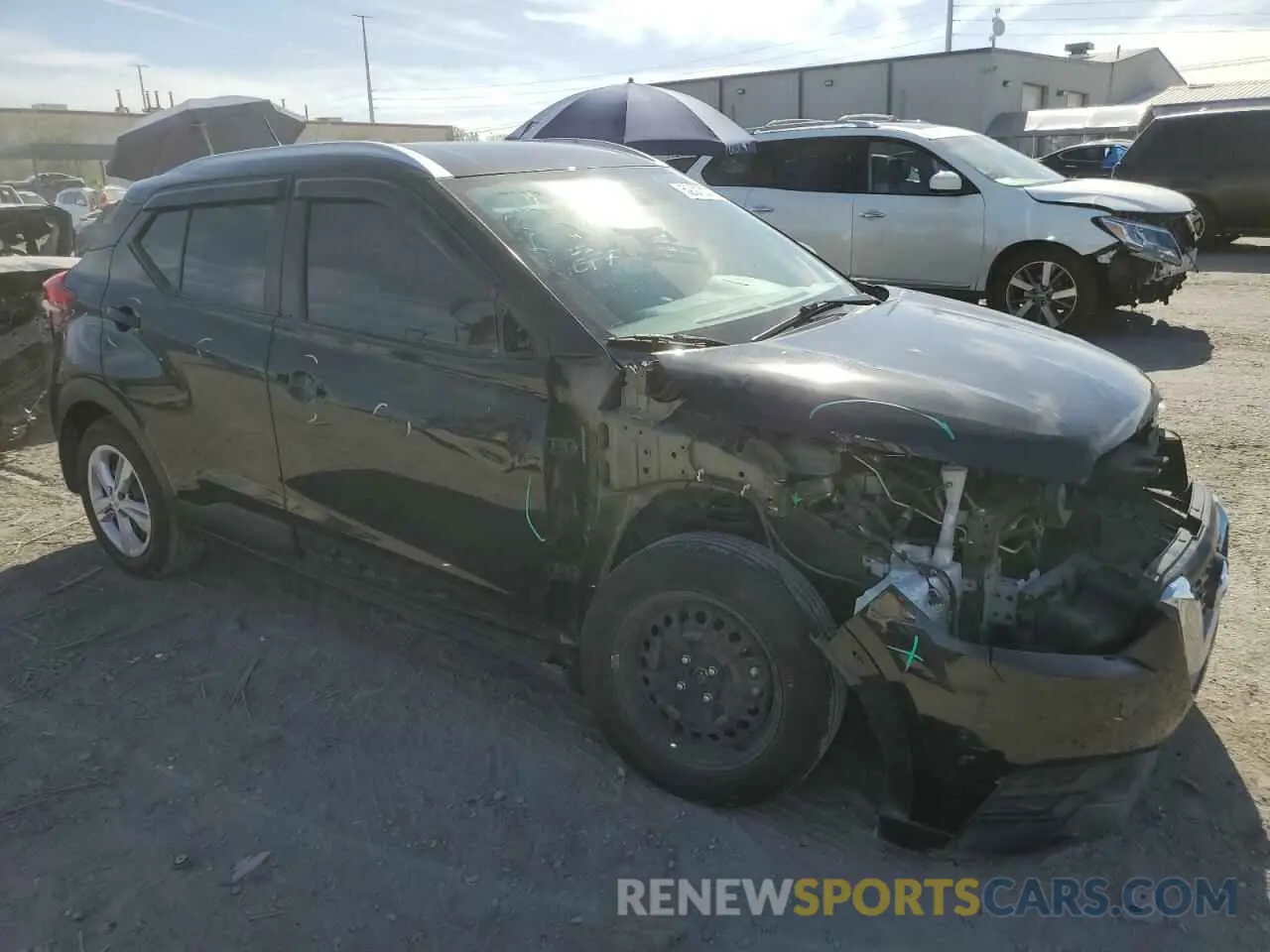 4 fotografías del automóvil dañado 3N1CP5CU3KL539449 NISSAN KICKS 2019