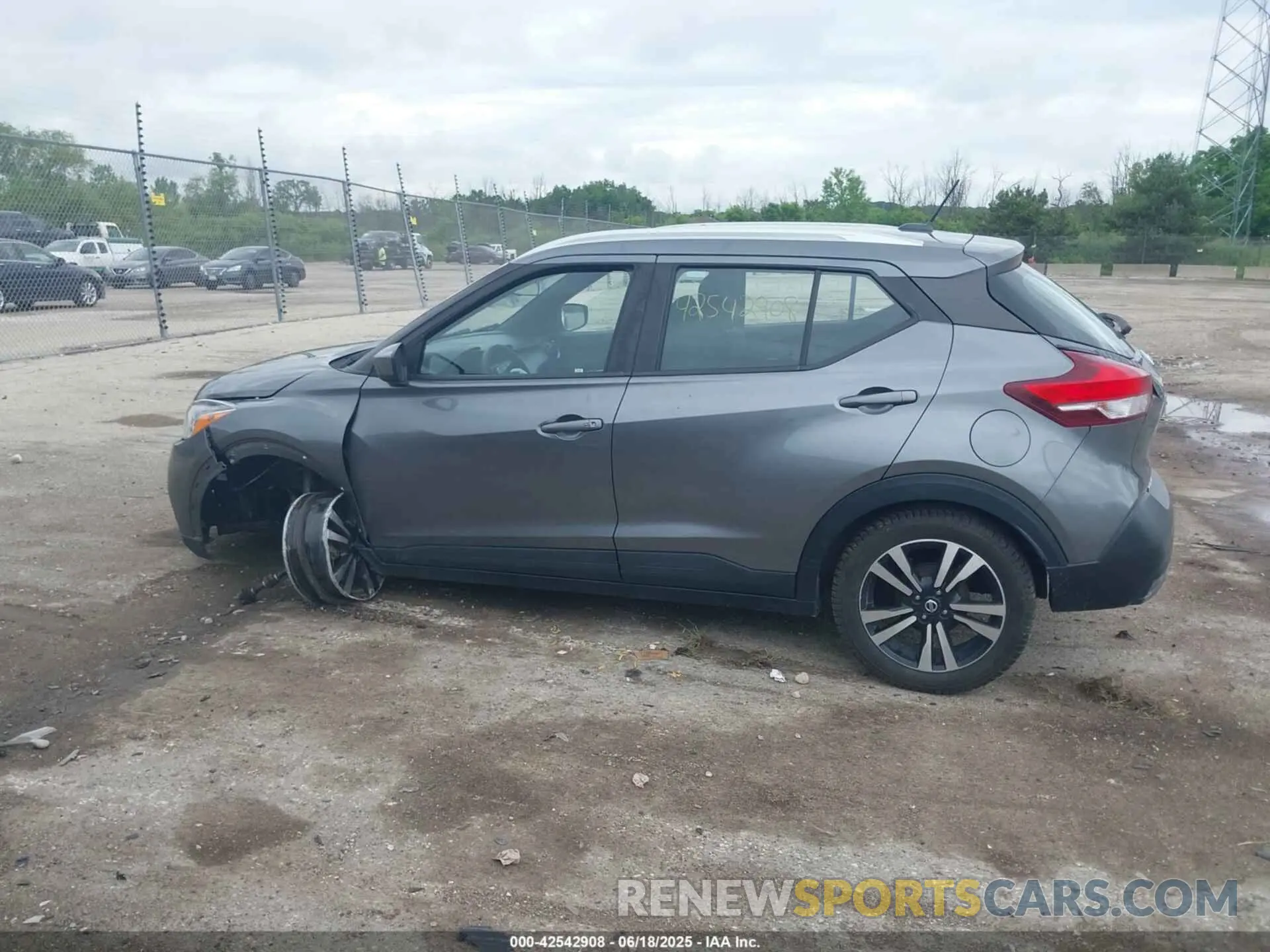 13 fotografías del automóvil dañado 3N1CP5CU3KL540889 NISSAN KICKS 2019